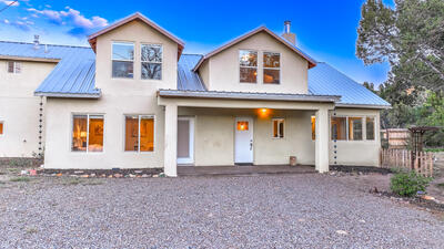 610 State Highway 165, Placitas 