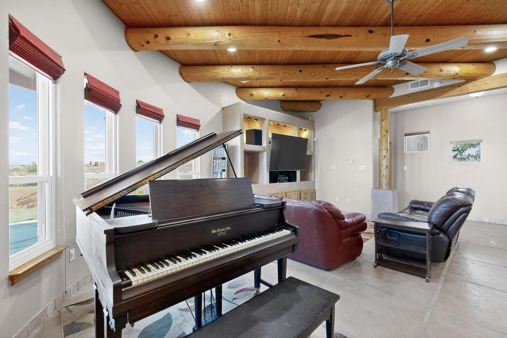 5116 ONIES Court NE - Main Image