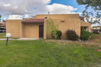 901 COUNTRY CLUB Drive SE E, Rio Rancho