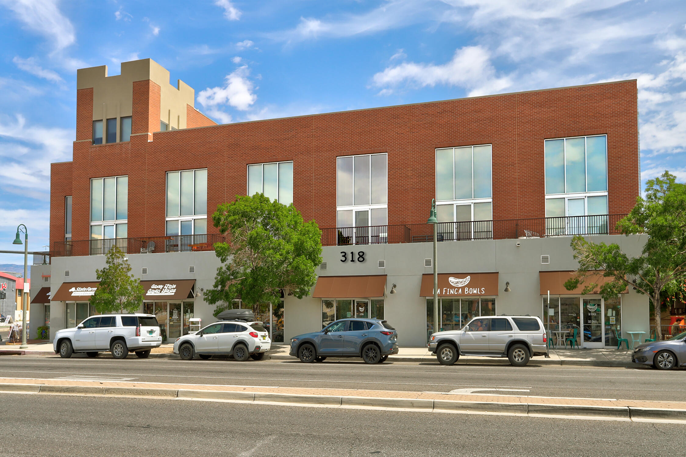 318 BROADWAY Boulevard NE - Main Image