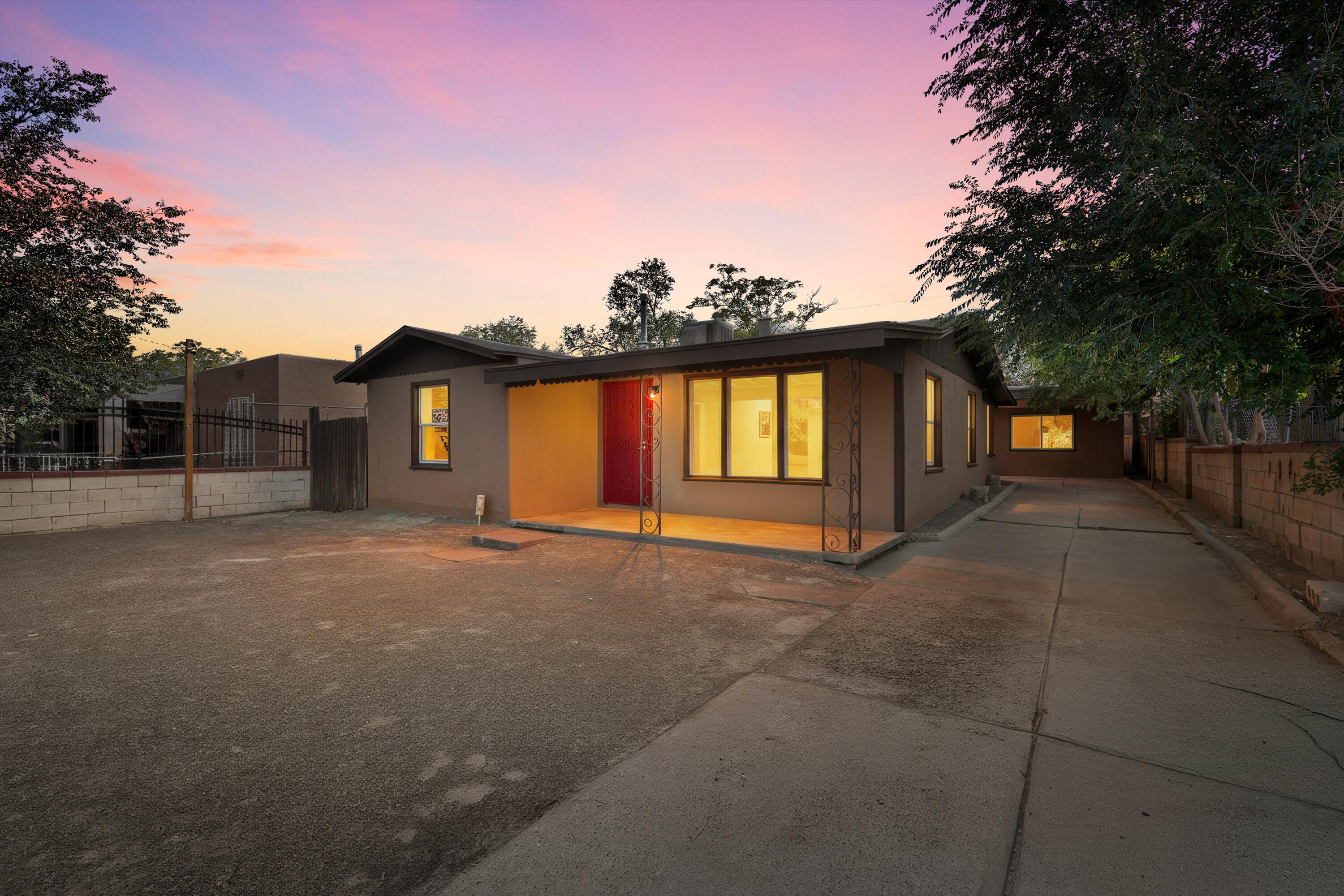 138 MESILLA Street NE - Main Image