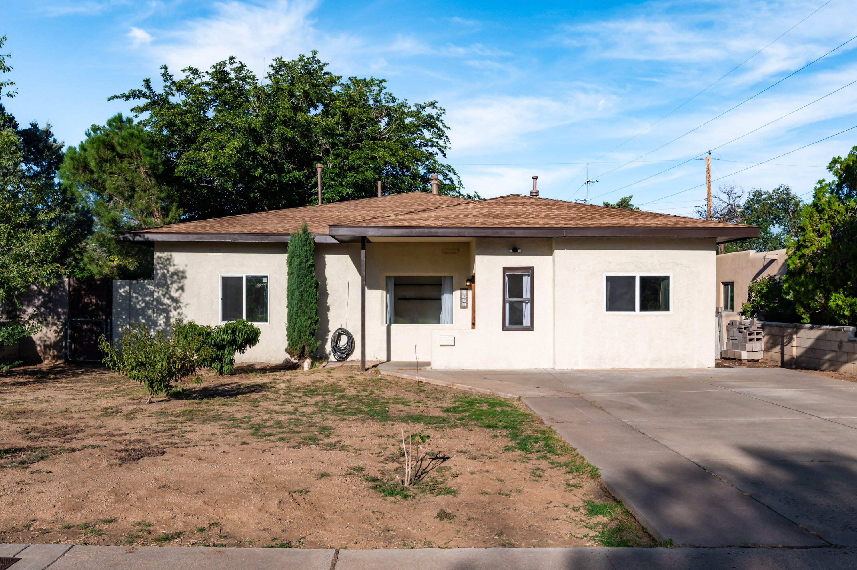 1345 MARRON Circle NE - Main Image