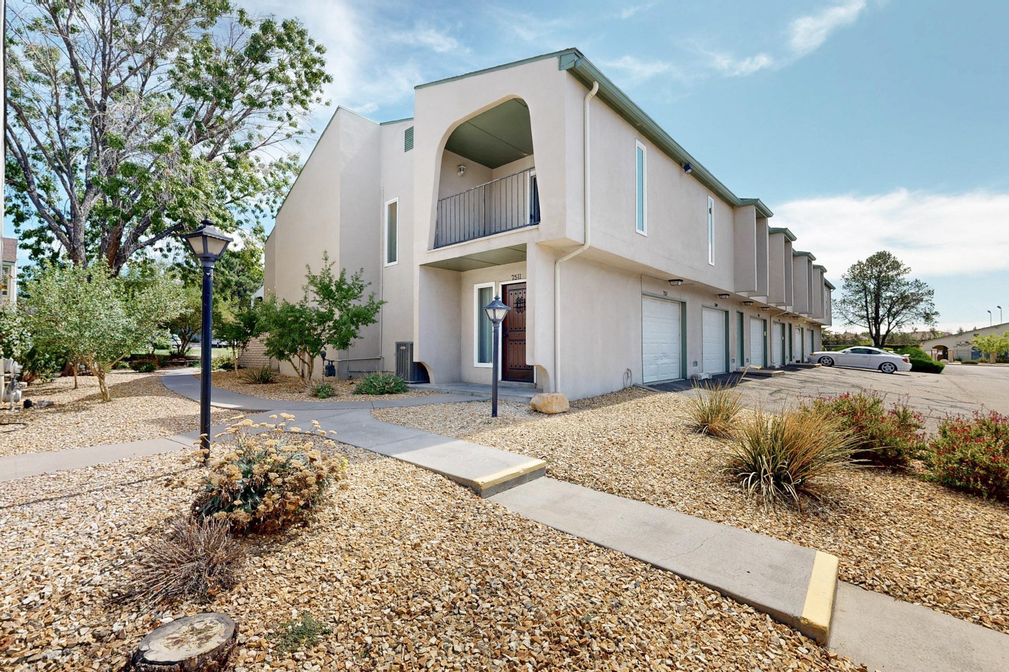 7511 PRAIRIE Road NE - Main Image