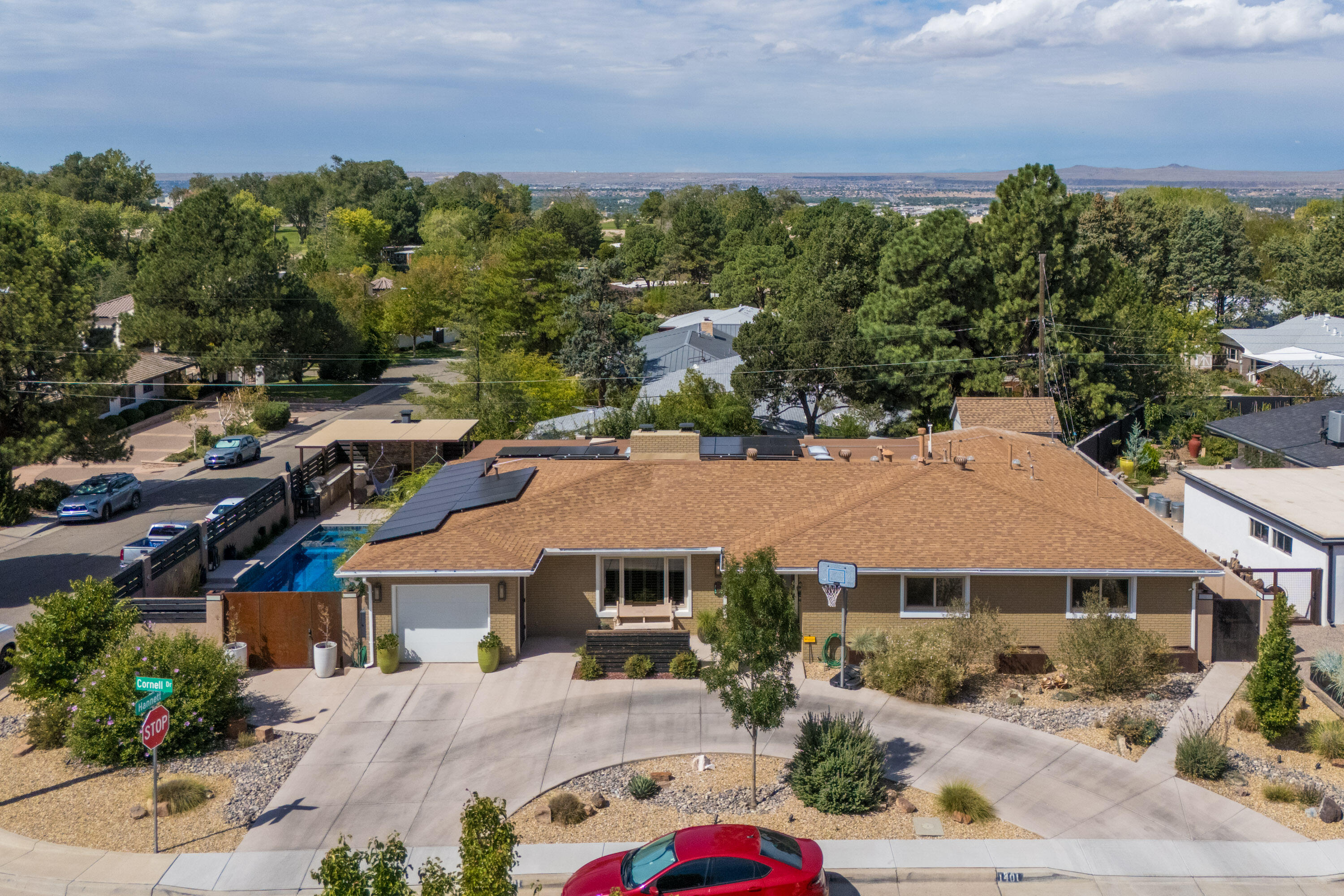 1401 CORNELL Drive NE - Main Image