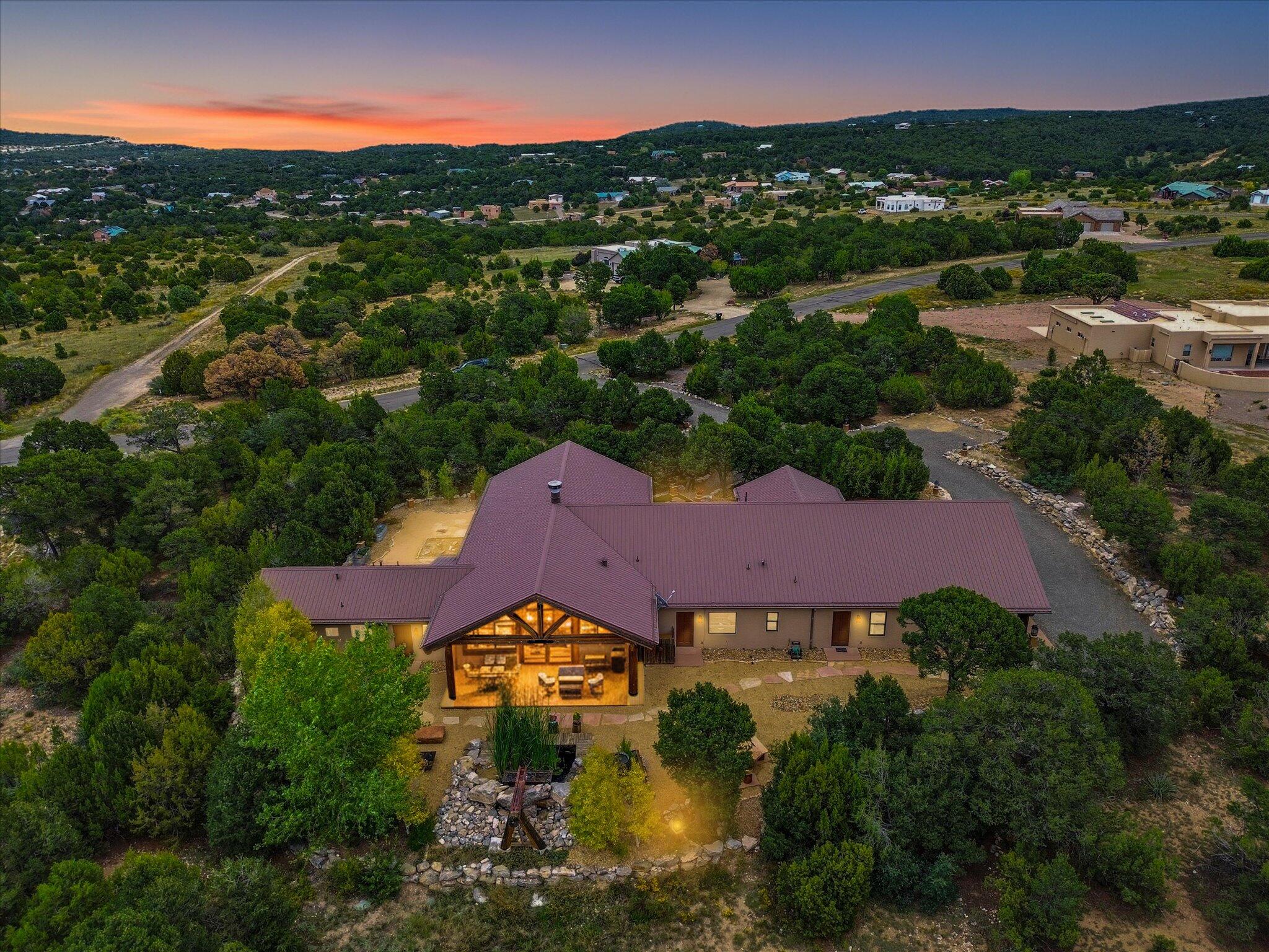 71 NATURE POINTE Drive - Main Image