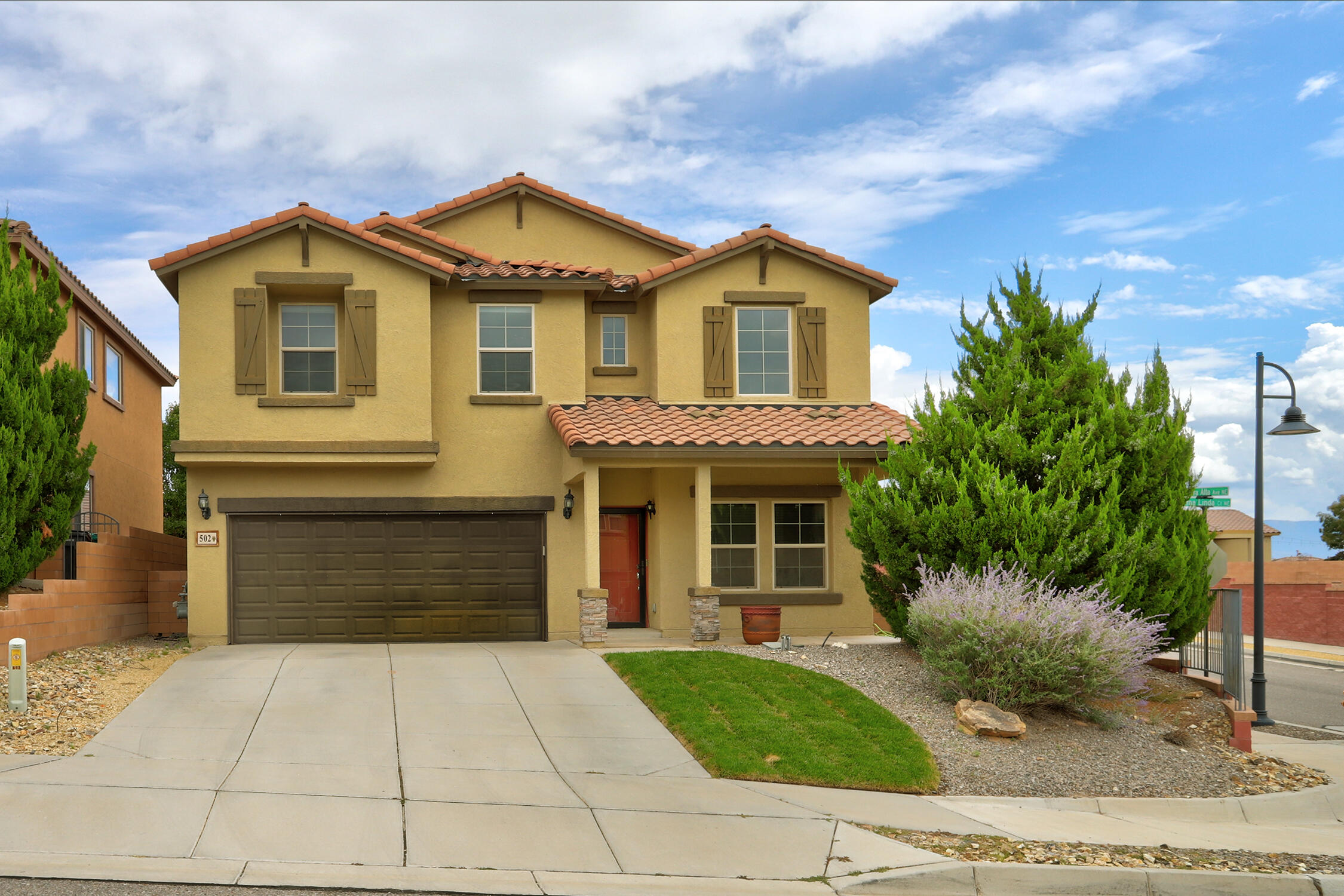 502 LOMA LINDA Court NE - Main Image