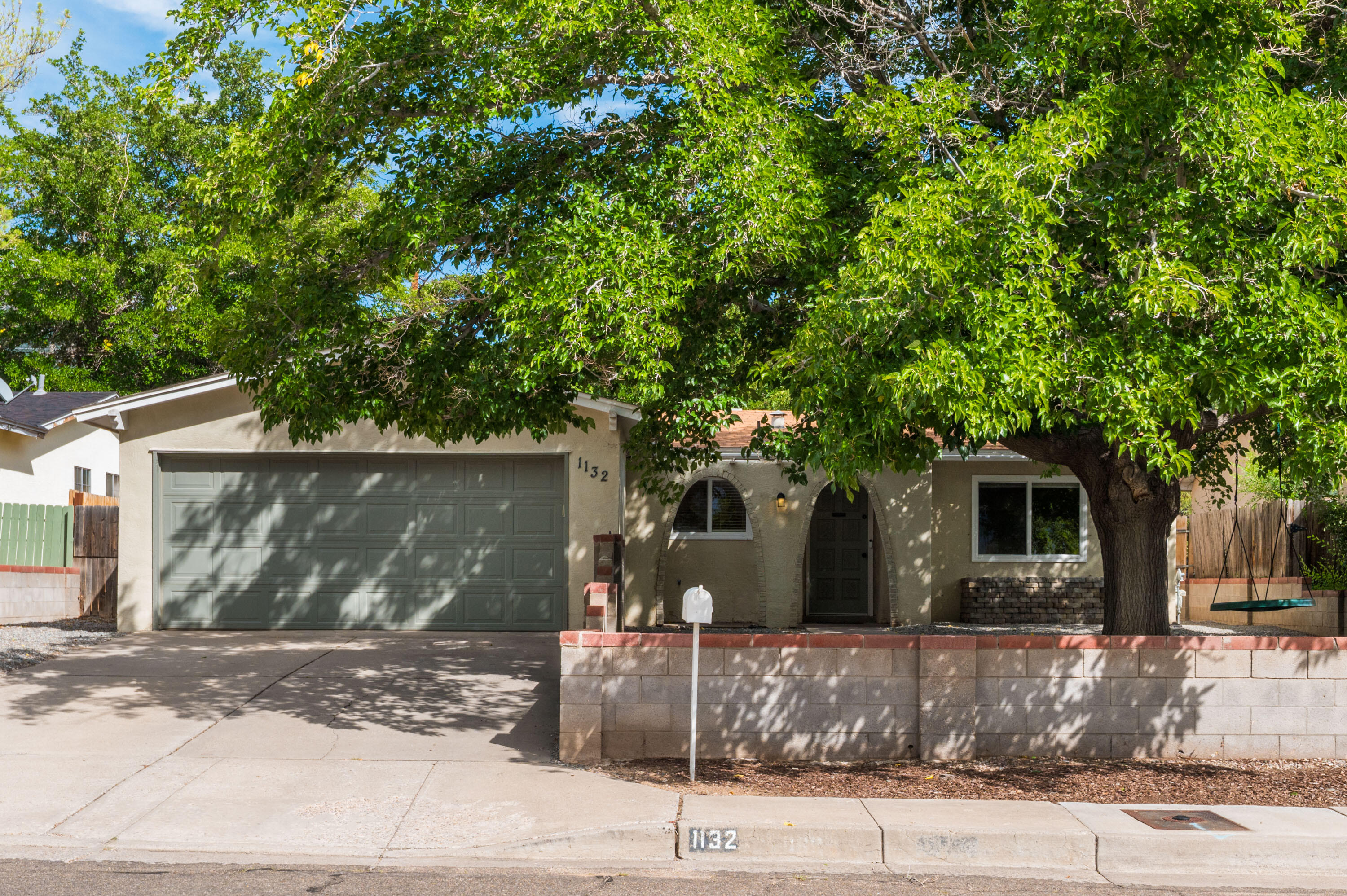 1132 LANDMAN Drive NE - Main Image