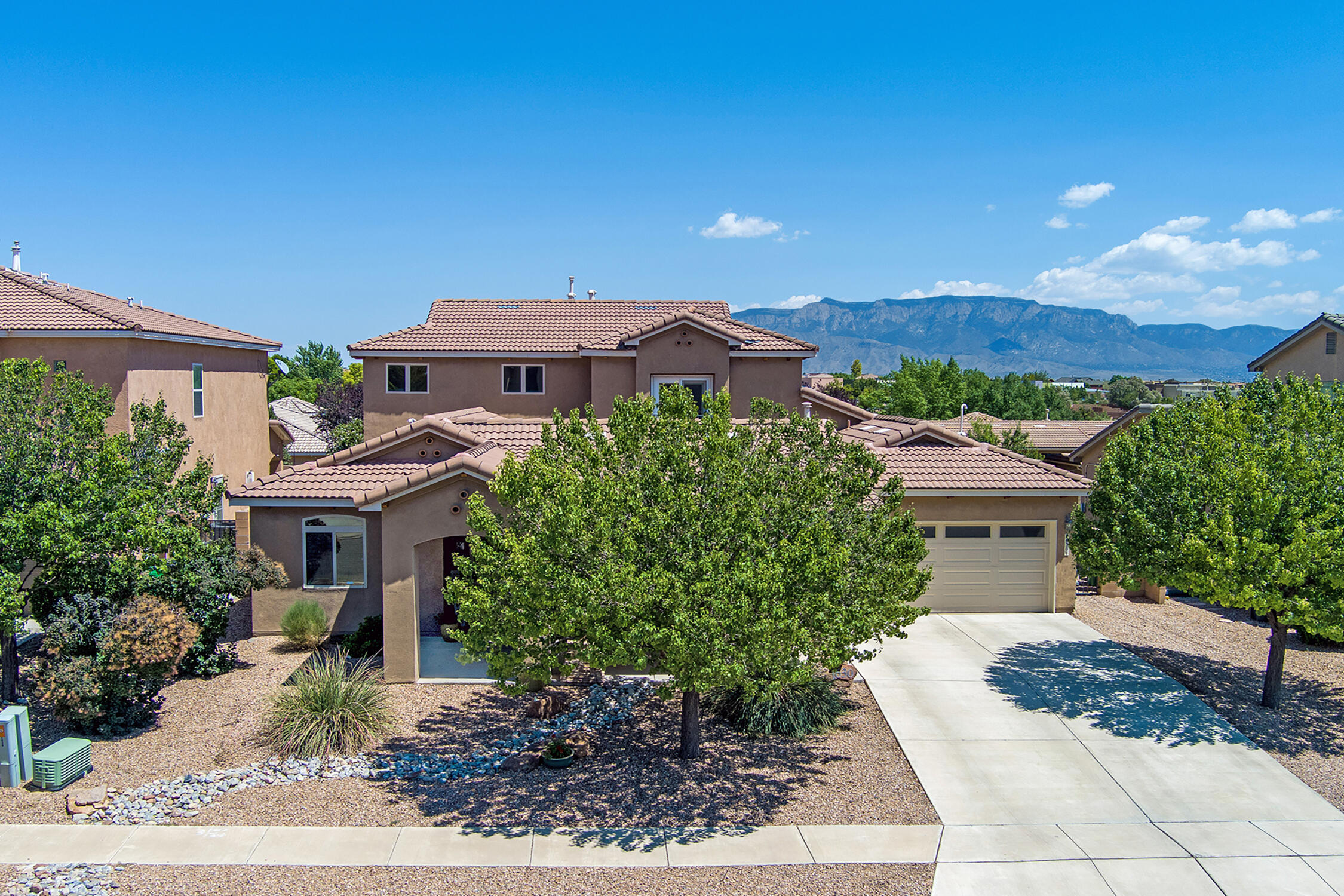 1630 WESTERN HILLS Drive SE - Main Image