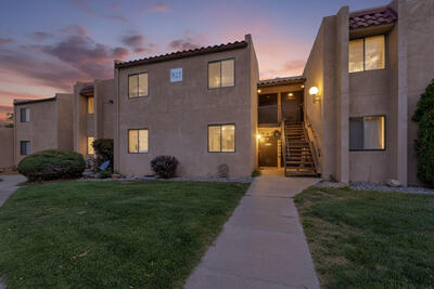 921 COUNTRY CLUB Drive SE H, Rio Rancho