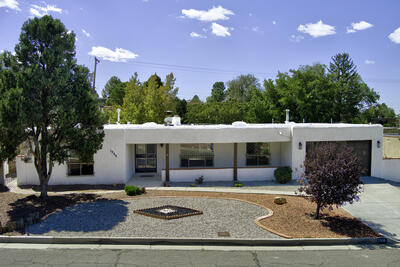 1000 CUATRO CERROS Trail SE, Albuquerque