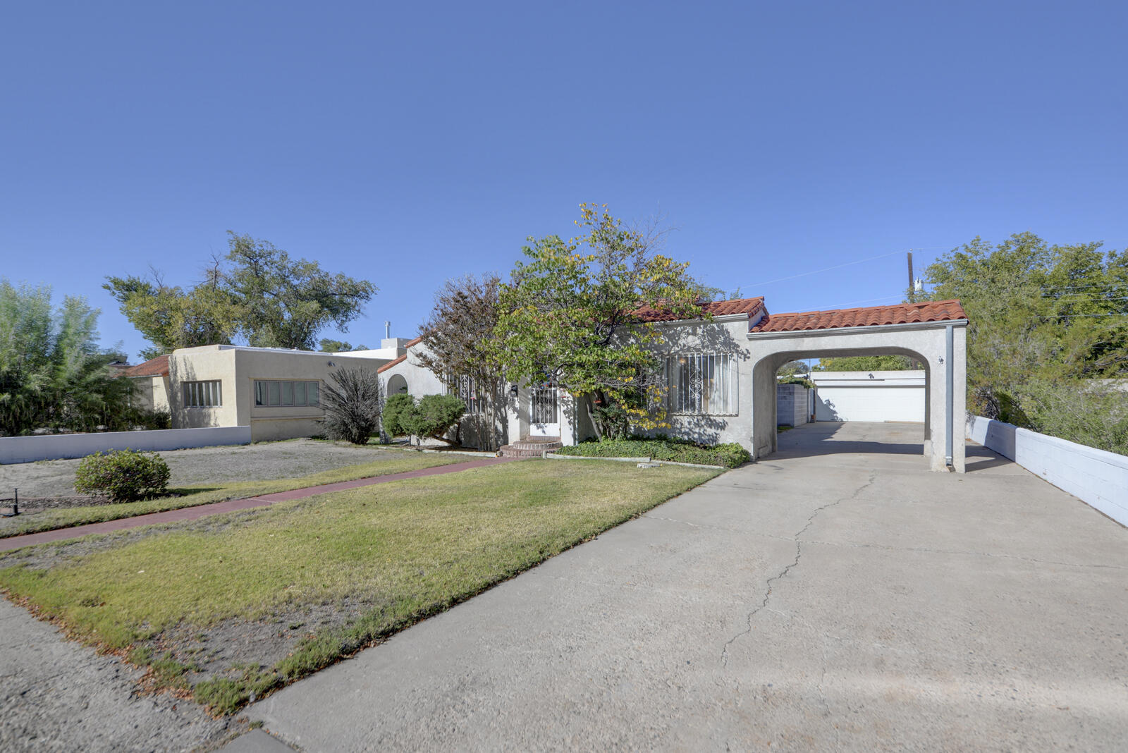 205 SAN PASQUALE Avenue SW - Main Image