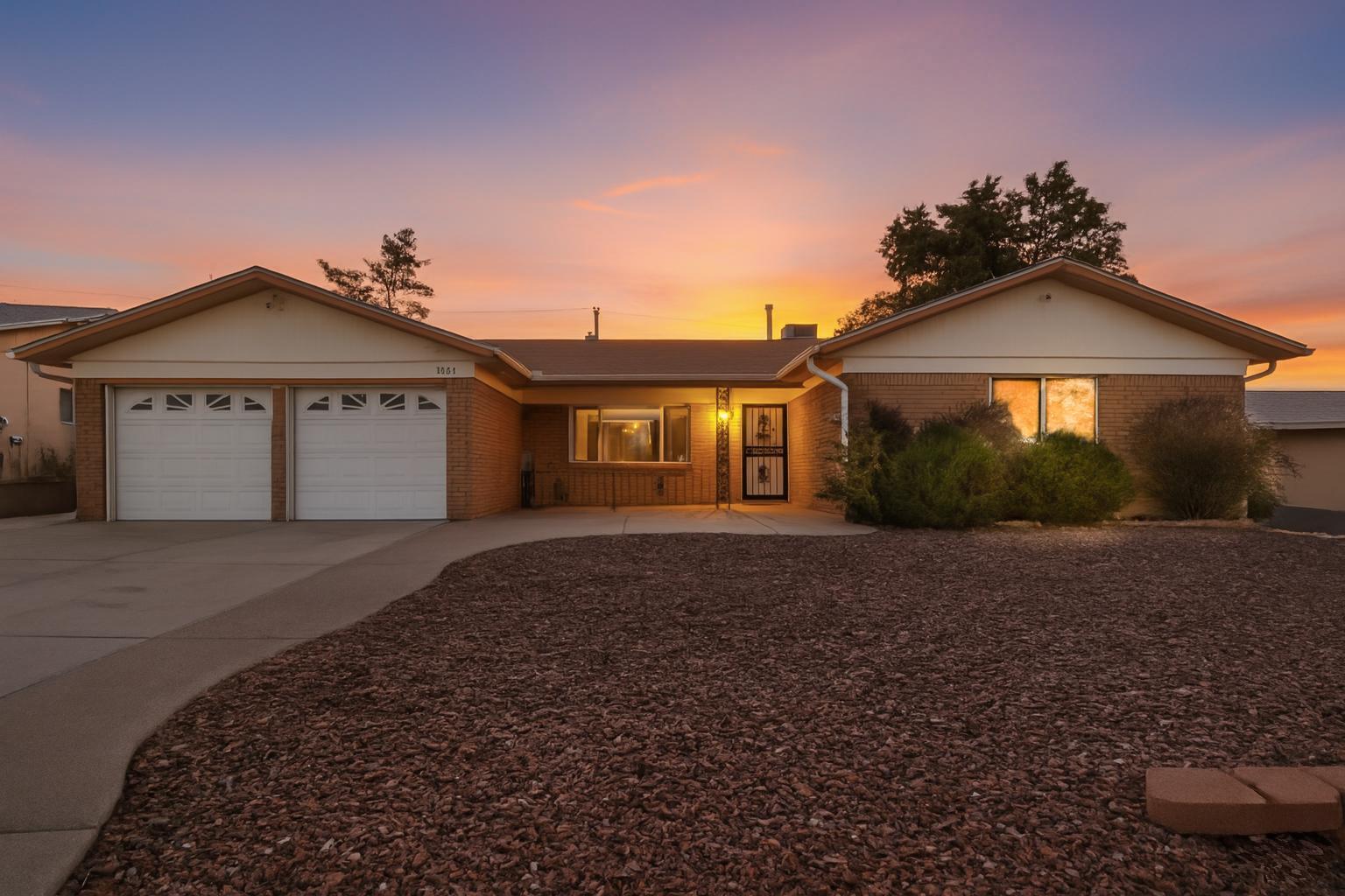 3604 PARISIAN Way NE - Main Image