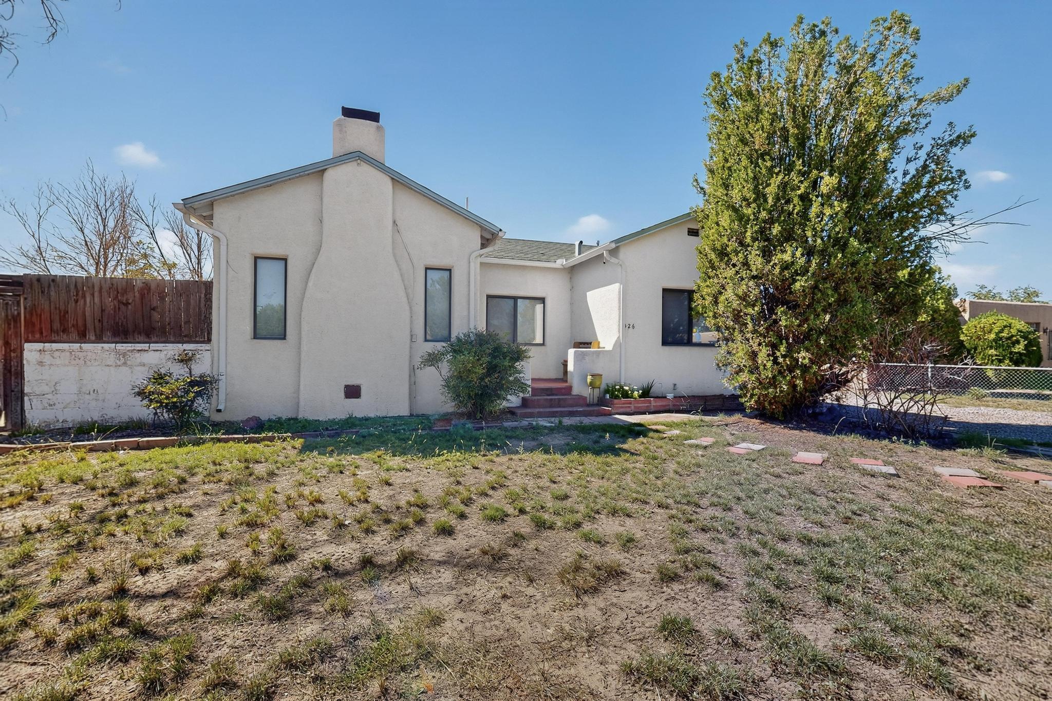 426 DOUGLAS MACARTHUR Road NW - Main Image