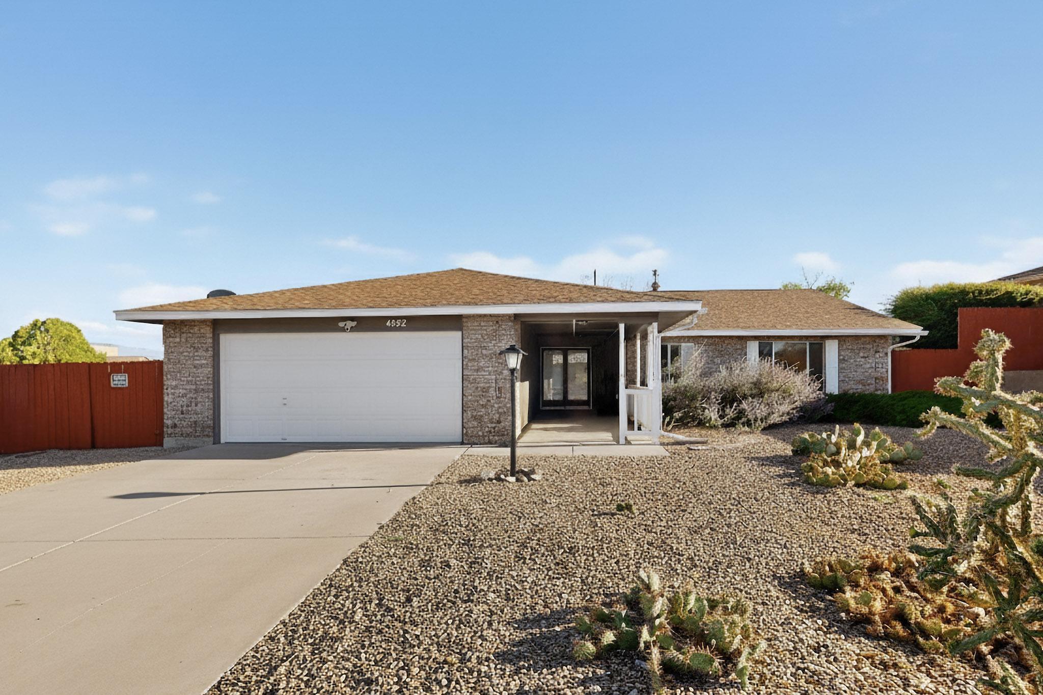 4552 QUARTZ Drive NE - Main Image