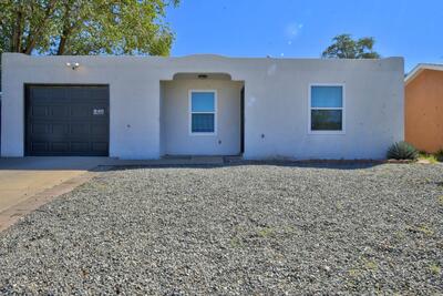 240 MAXINE Street NE, Albuquerque