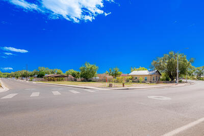 344 LOS LENTES Road SE, Los Lunas 