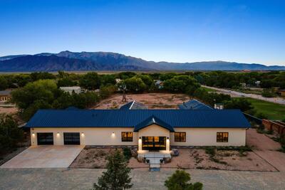 400 Perea Lane, Corrales