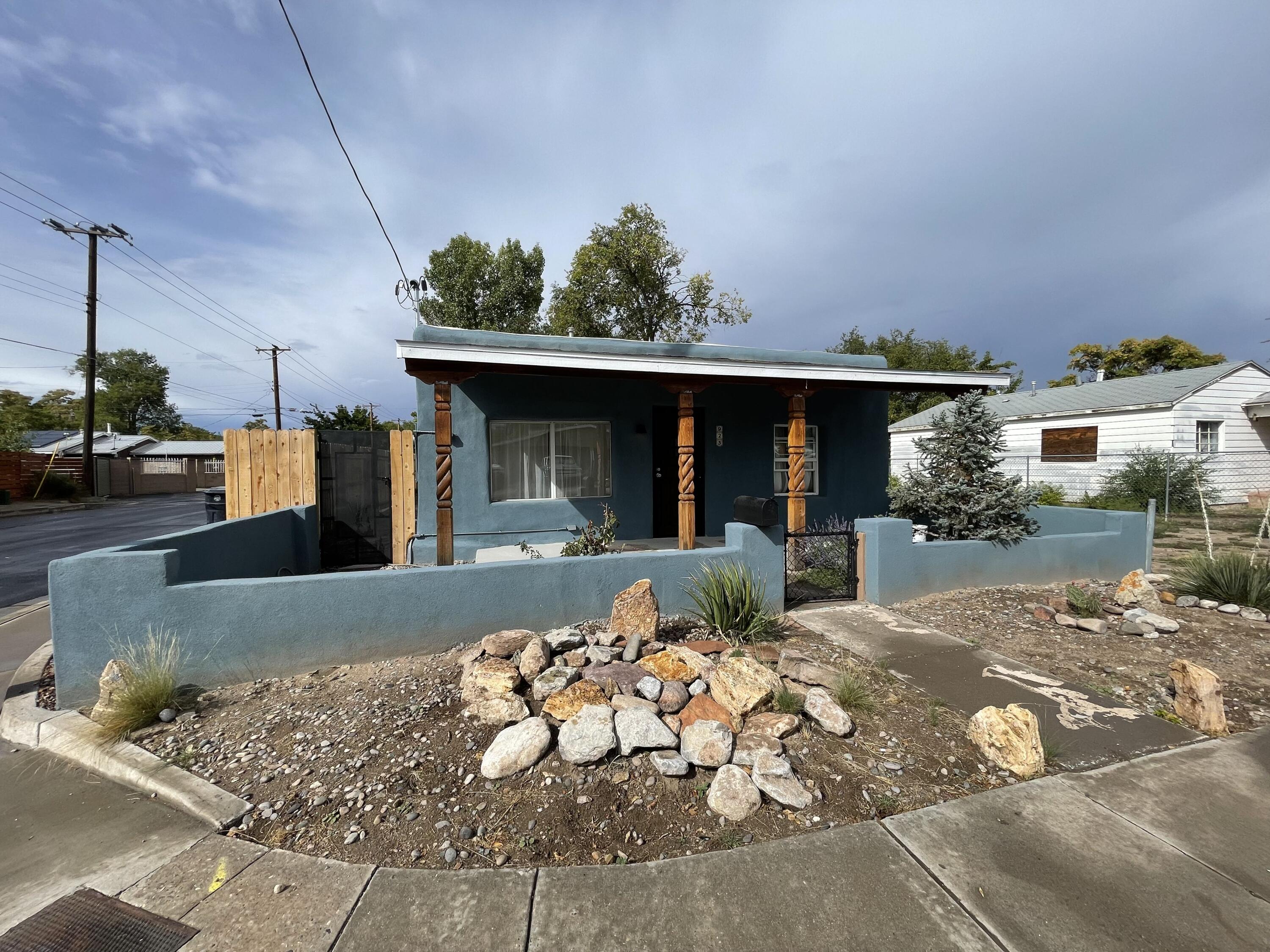 923 PACIFIC Avenue SW - Main Image