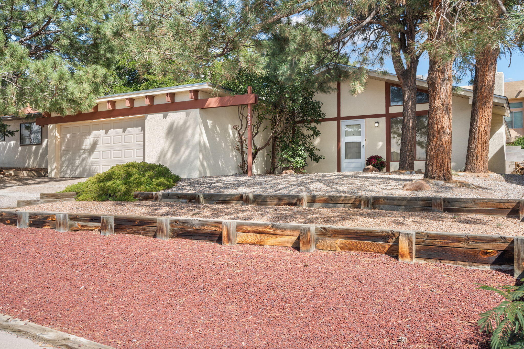 1532 WILLYS KNIGHT Drive NE - Main Image