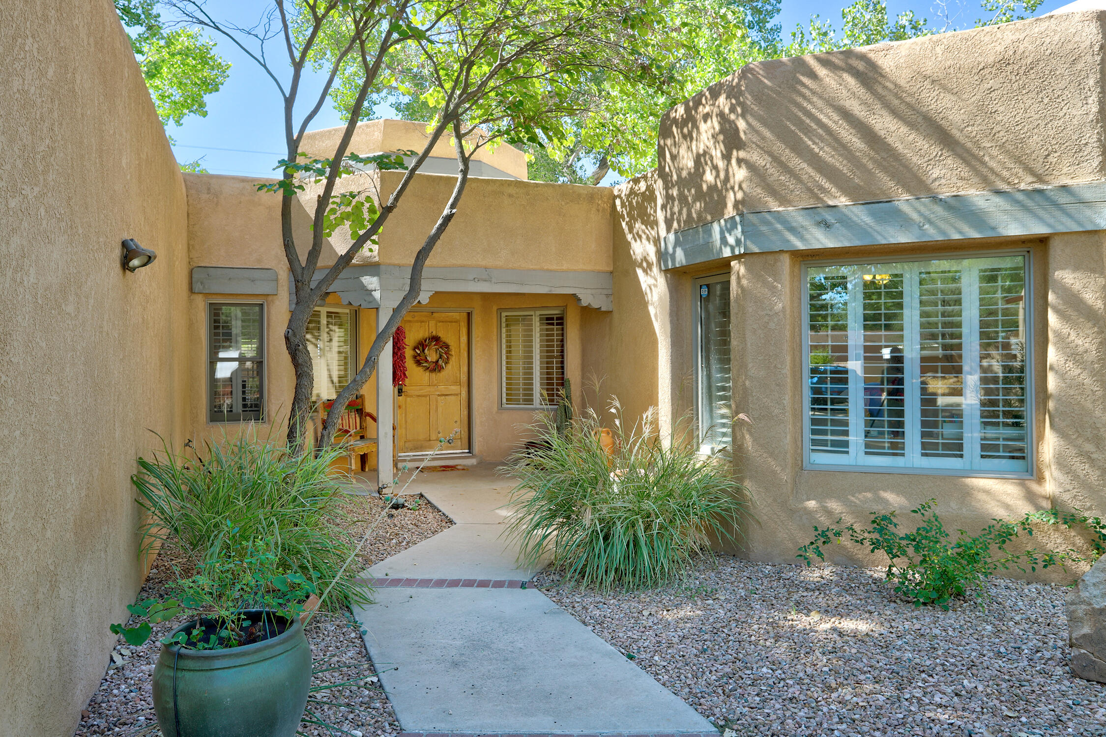 2916 CALLE DE ALAMO NW - Main Image