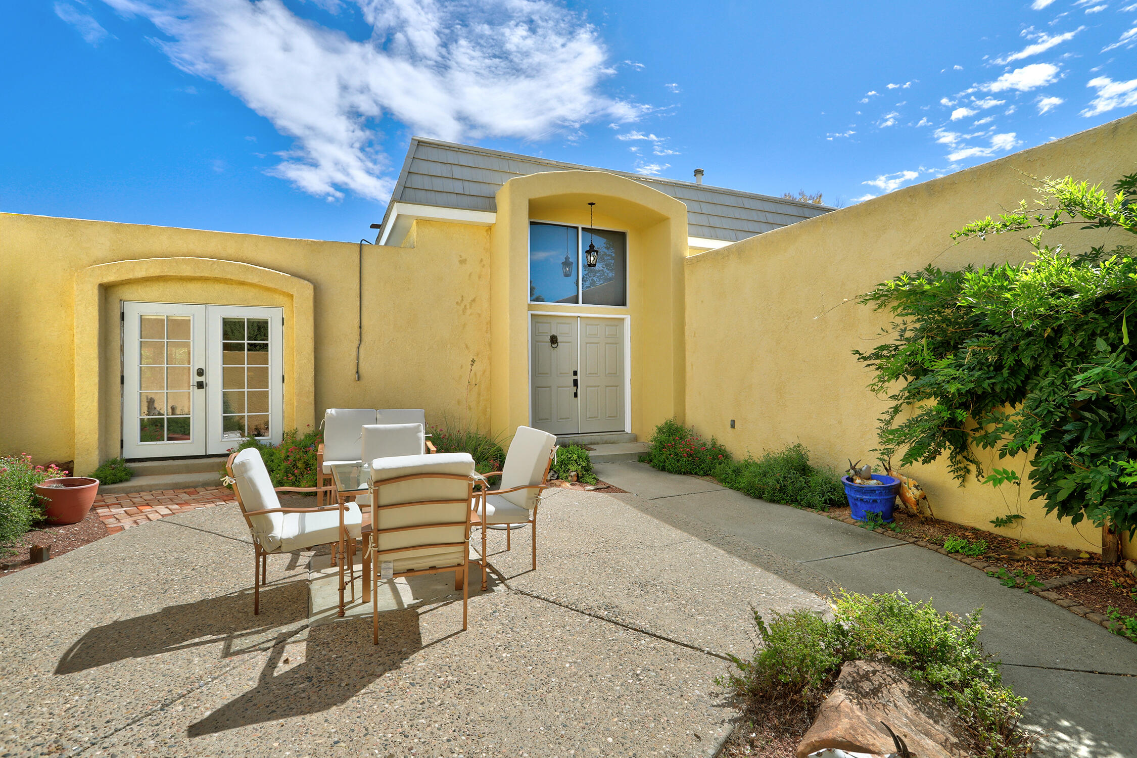 7542 BEAR CANYON Road NE - Main Image