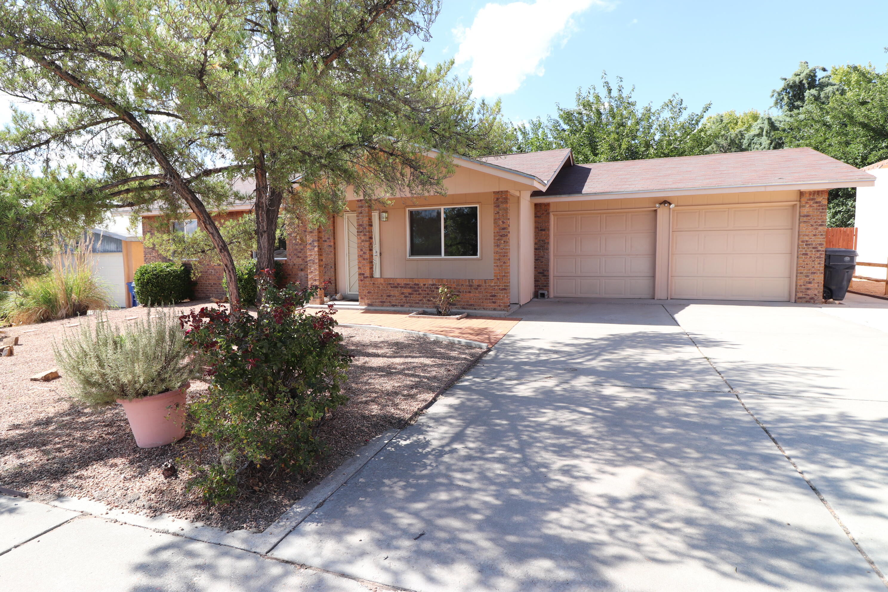 10417 Malaquena Lane NE - Main Image