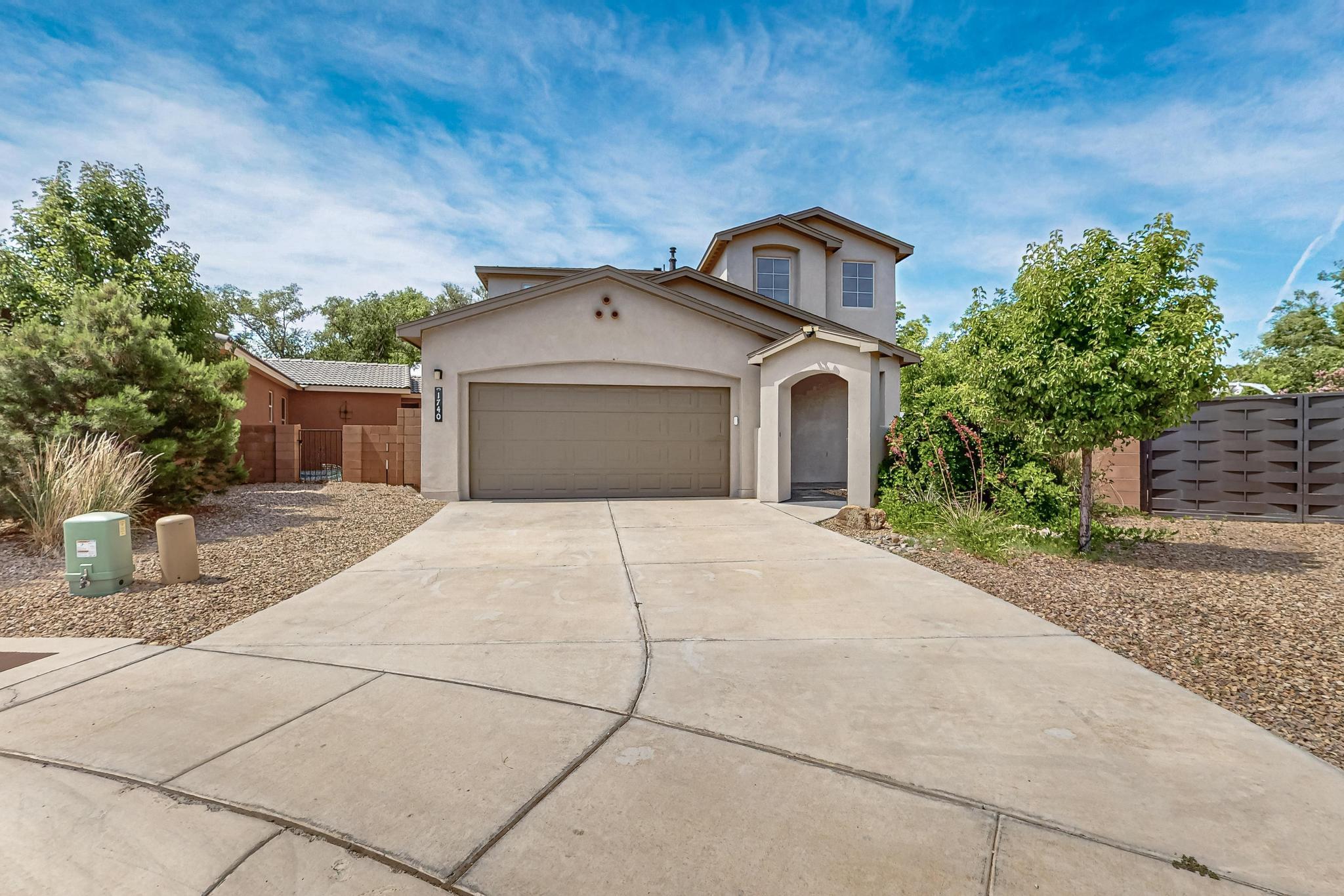 1740 GARDEN Way SW - Main Image