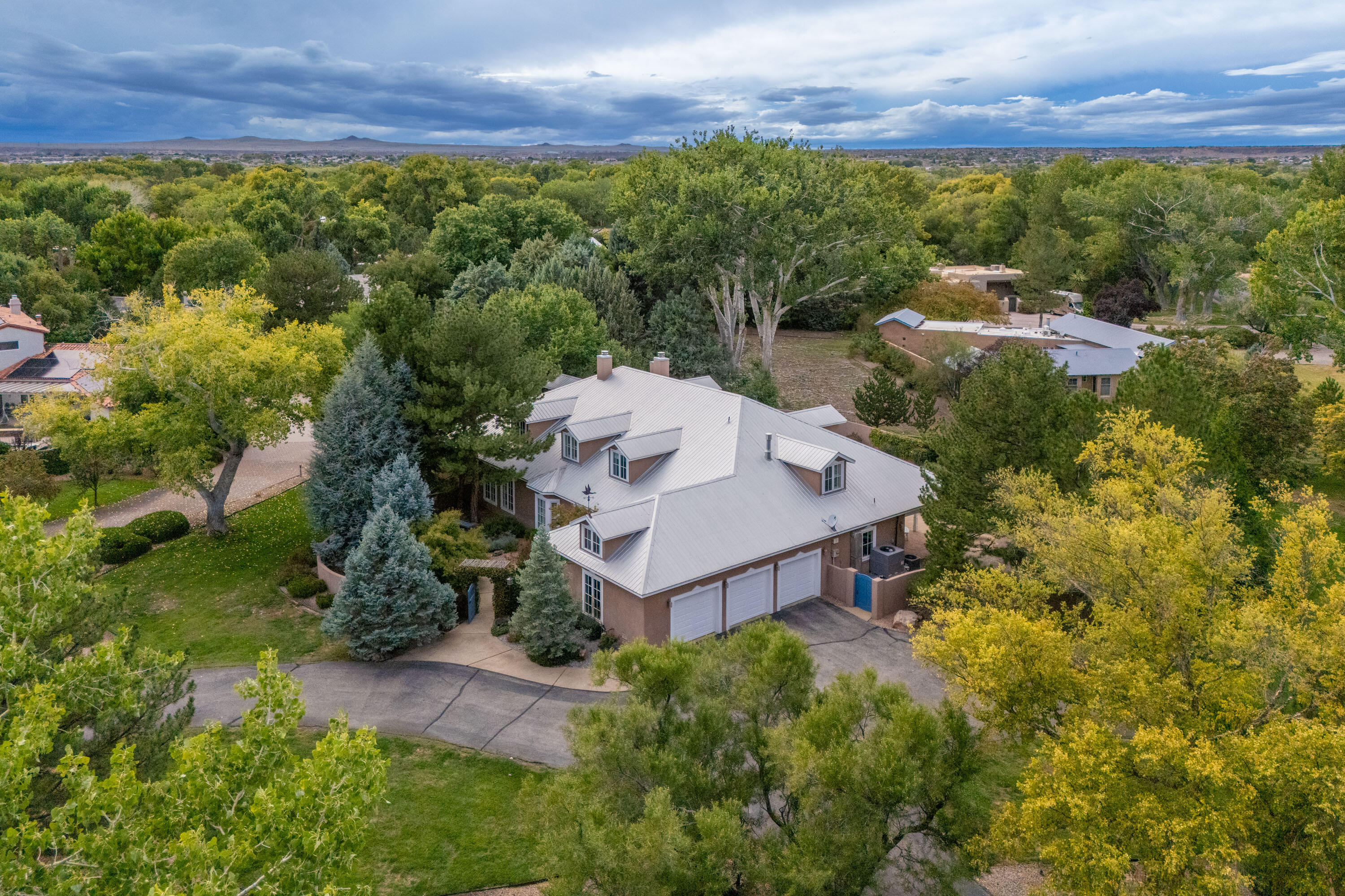 1513 TINNIN Road NW - Main Image