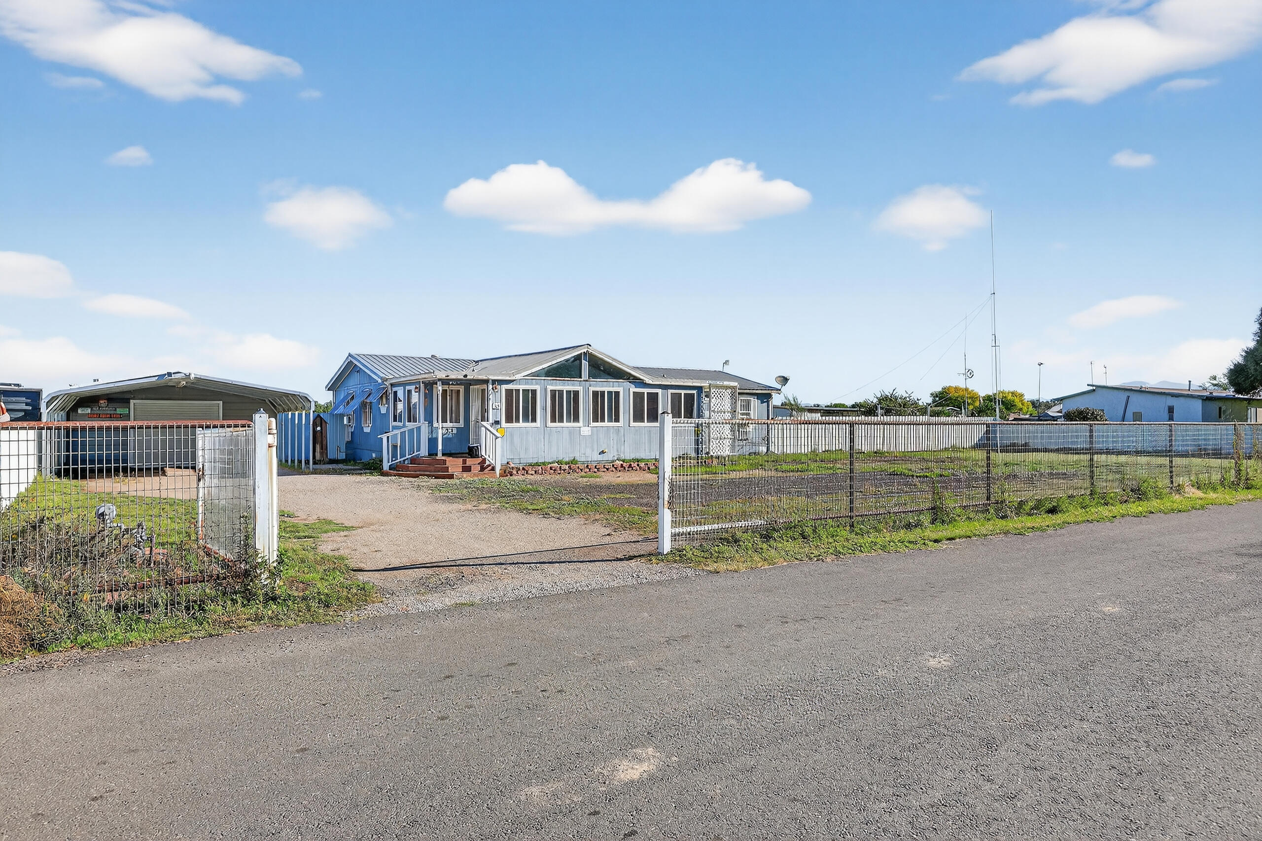 33 JARDIN Road - Main Image