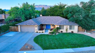 6018 MADRE Court NE, Albuquerque