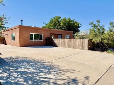 2433 VALENCIA Drive NE, Albuquerque