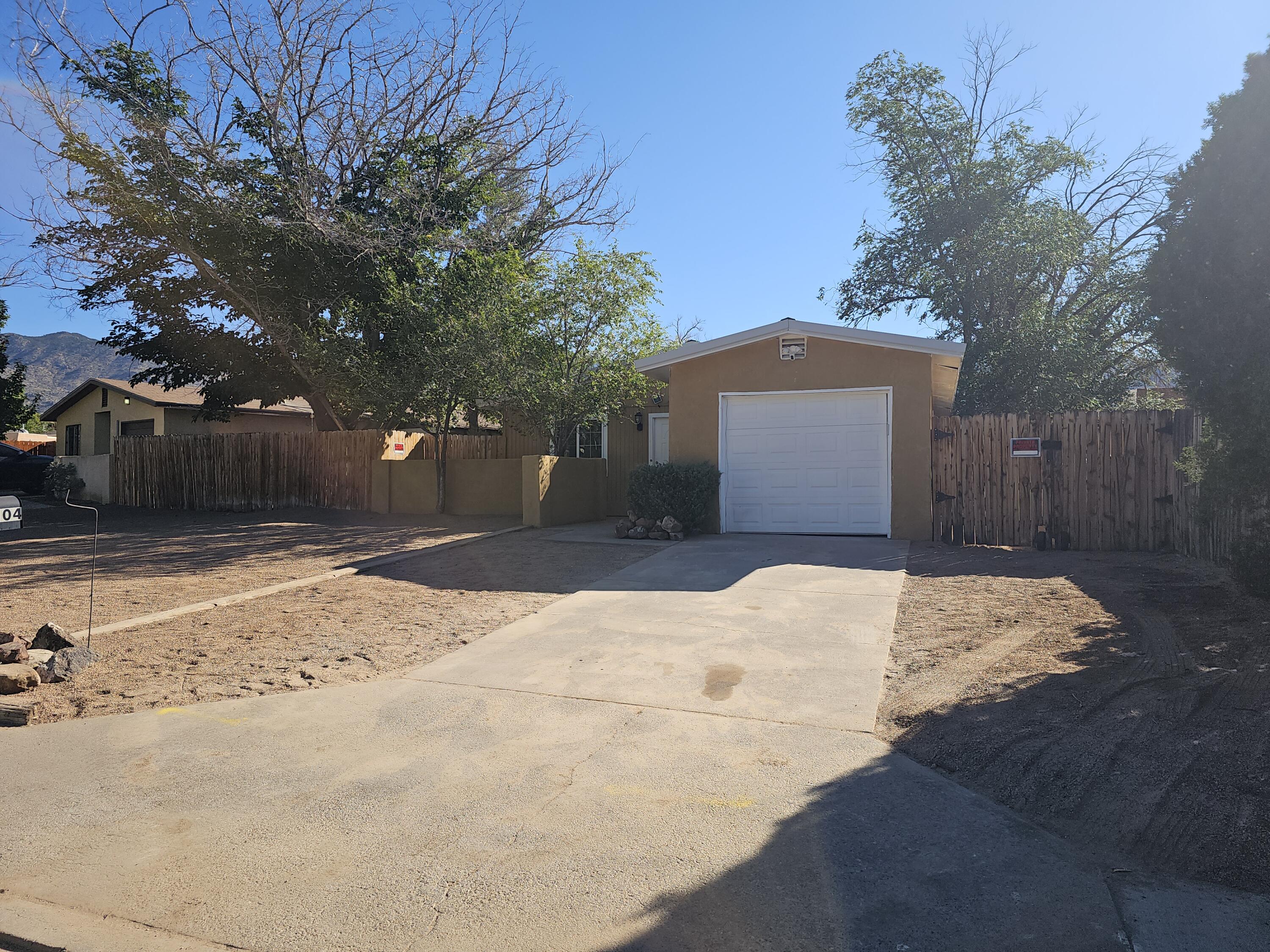 13104 ORIENTE Avenue NE - Main Image