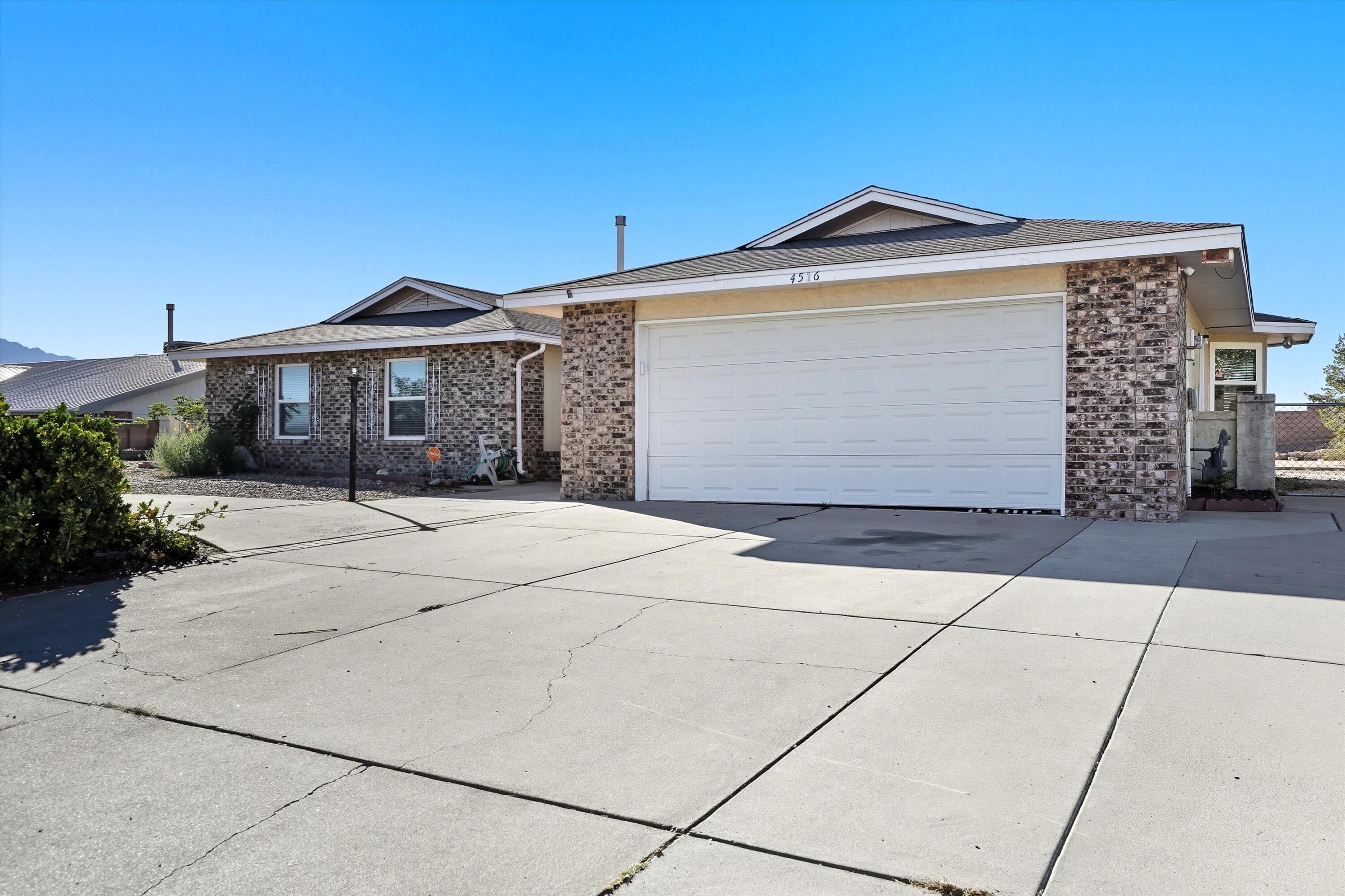 4516 QUARTZ Drive NE - Main Image