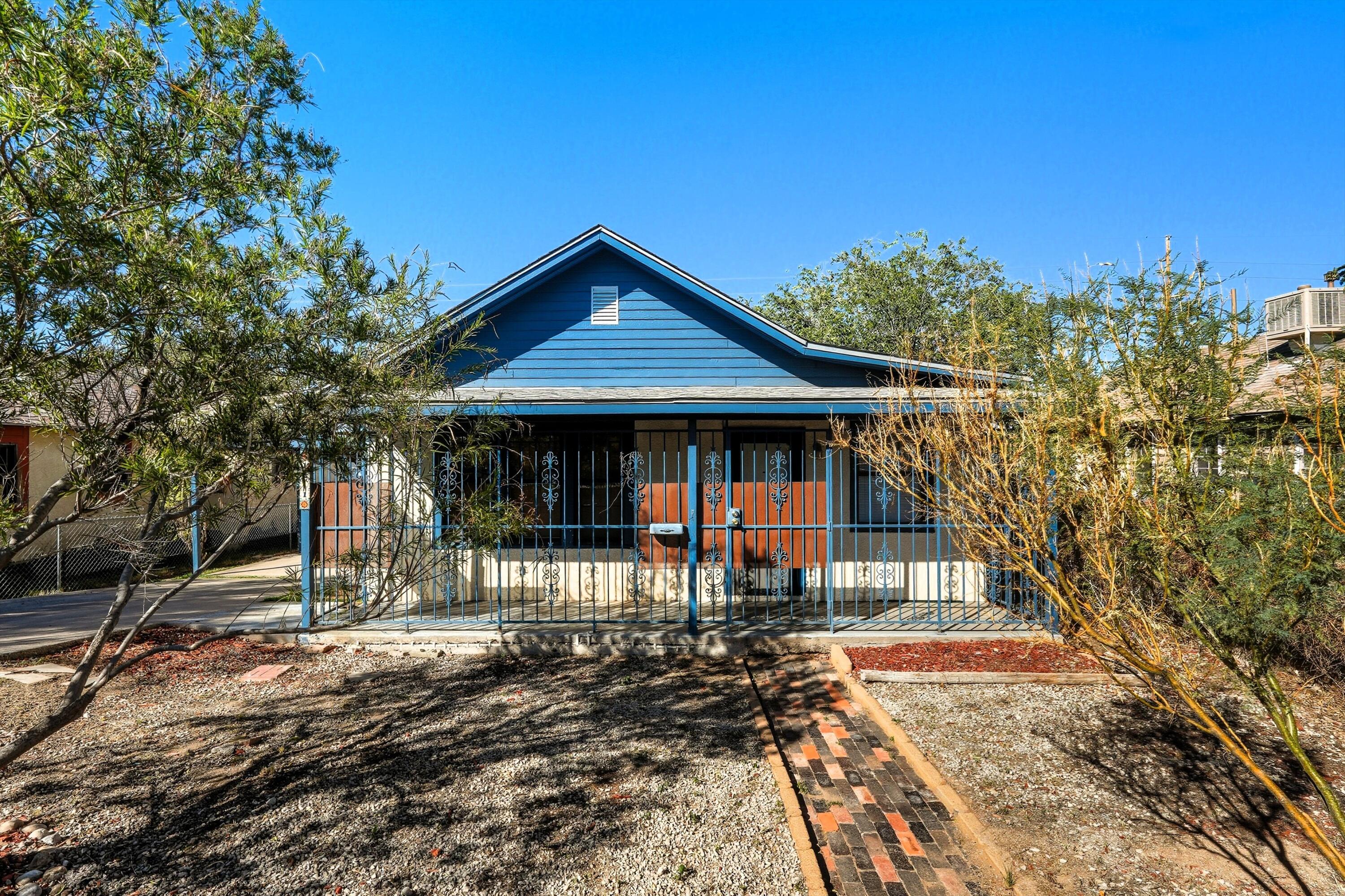 1311 EDITH Boulevard SE - Main Image
