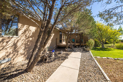 17 PRAIRIEWIND Trail, Edgewood