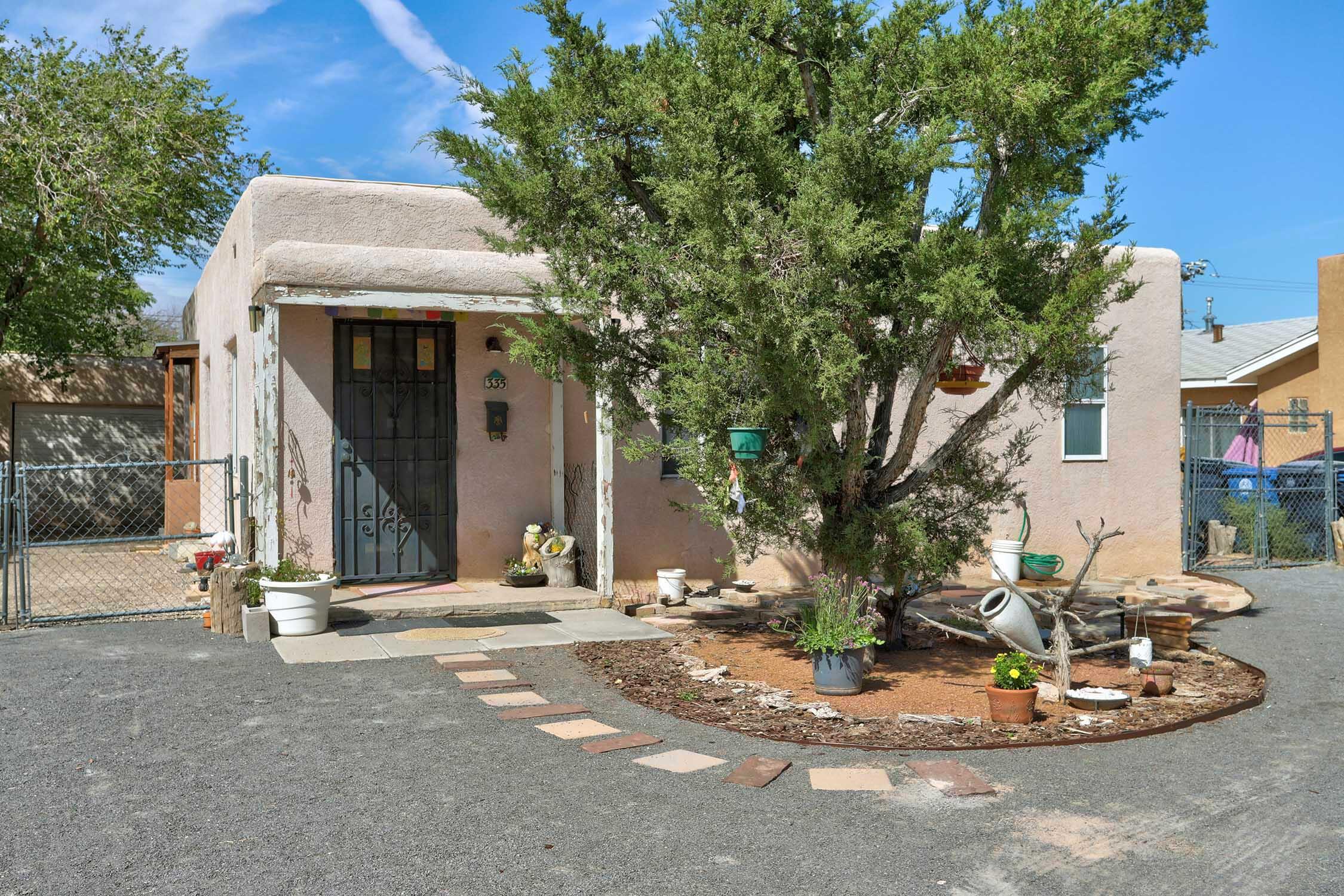 335 ALCAZAR Street NE - Main Image