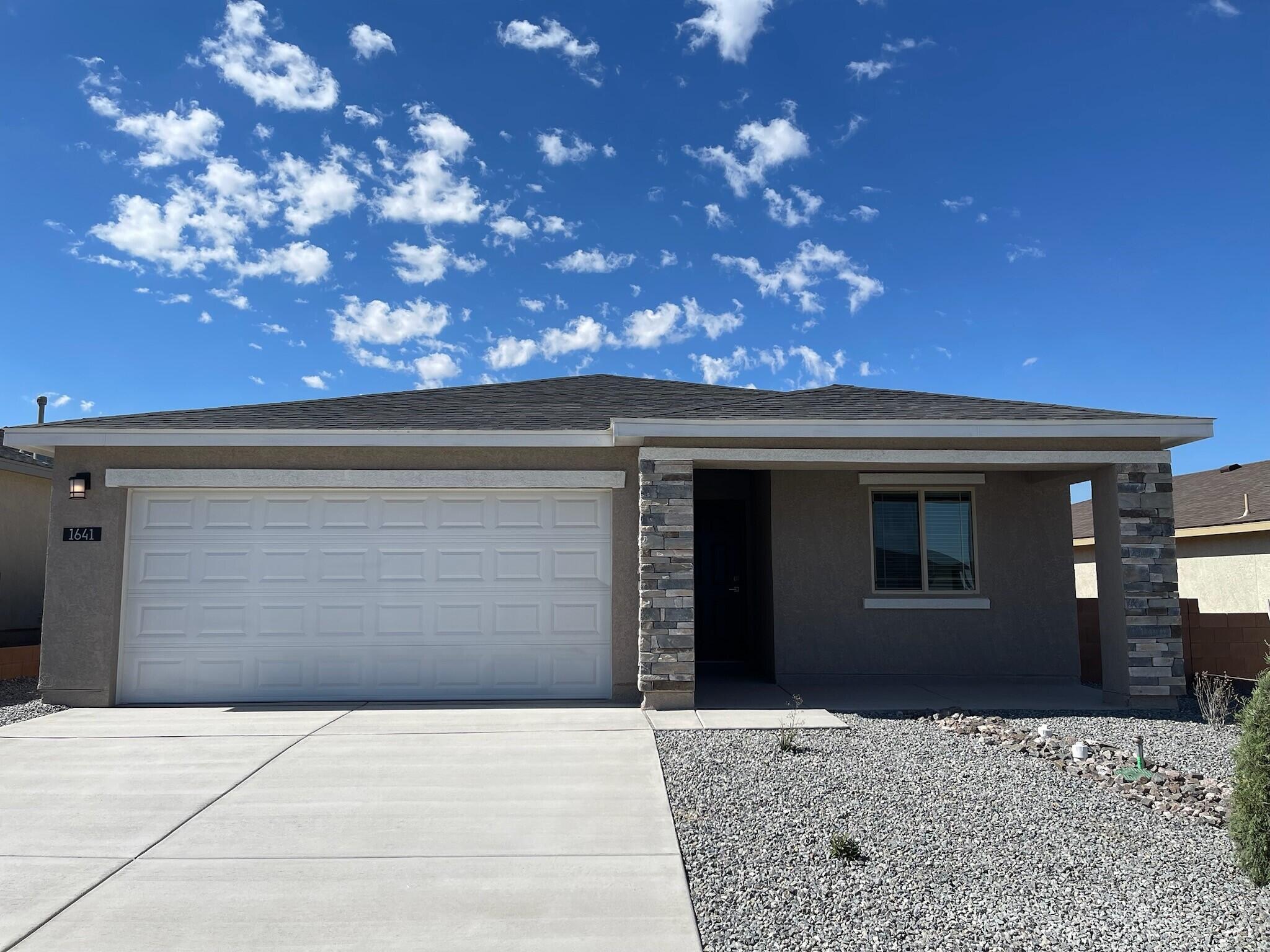 1625 Saddleback Trail NE - Main Image