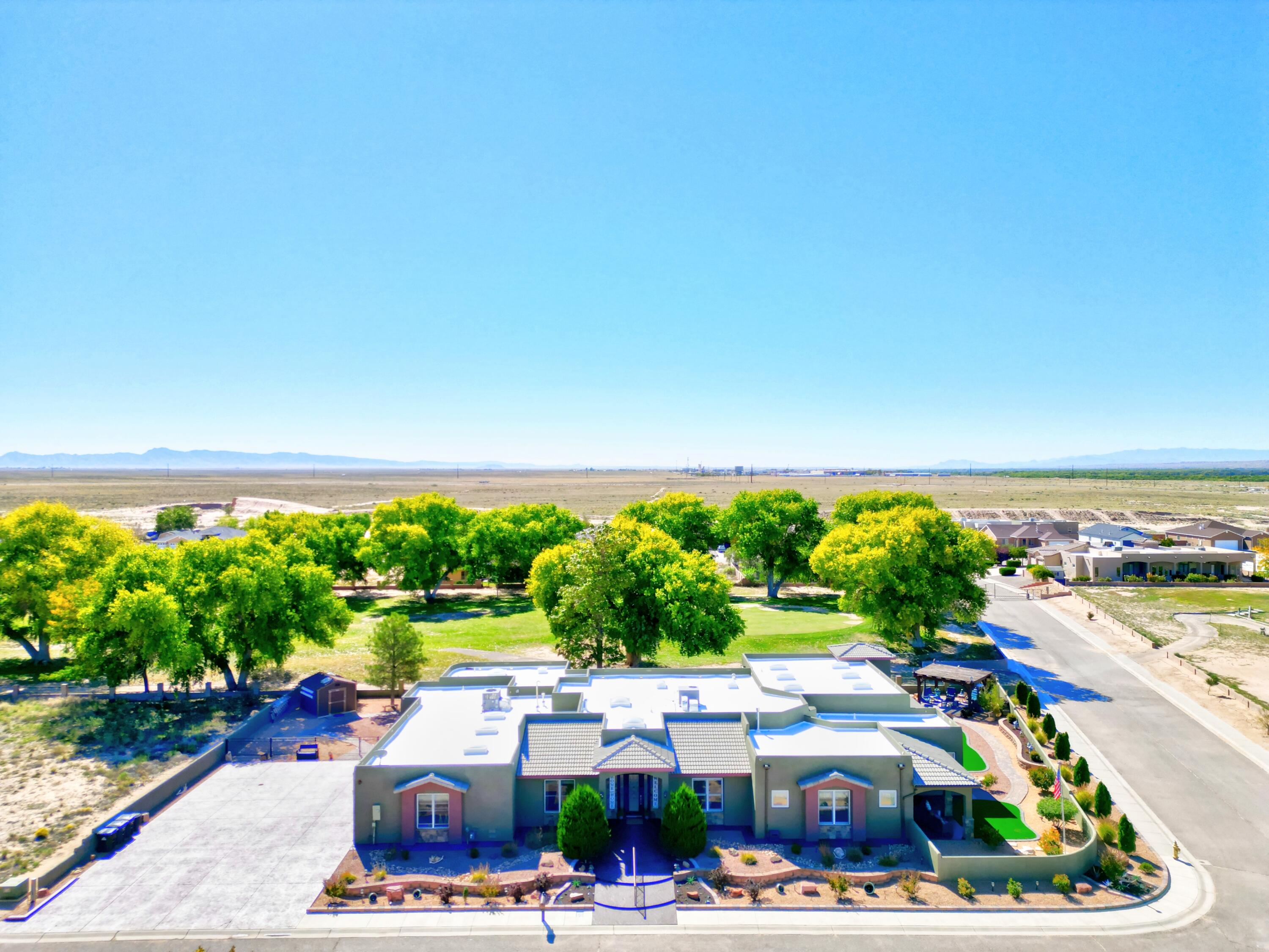 106 TRES CANTOS - Main Image