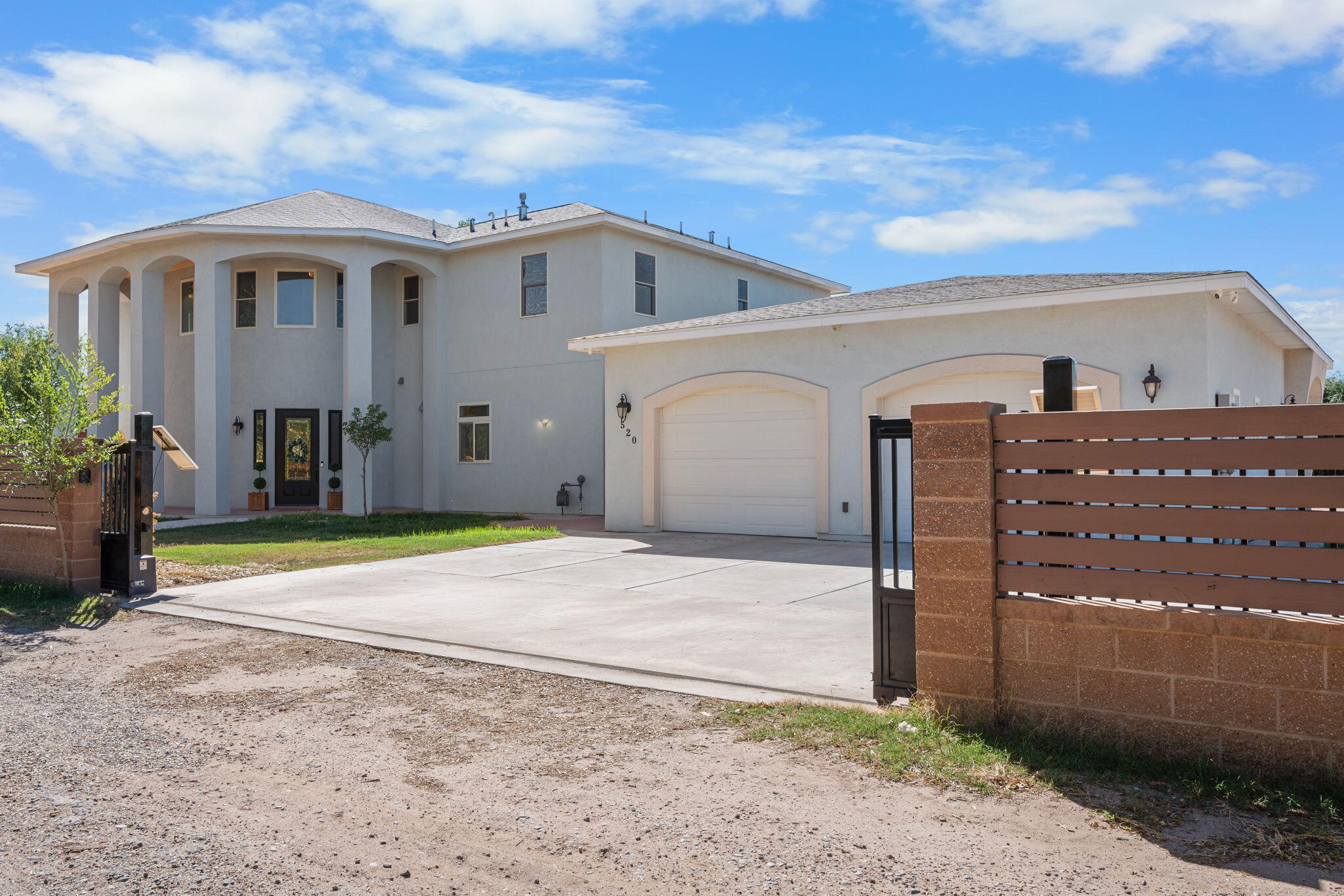 520 CAMINO DE SUERTE NW - Main Image