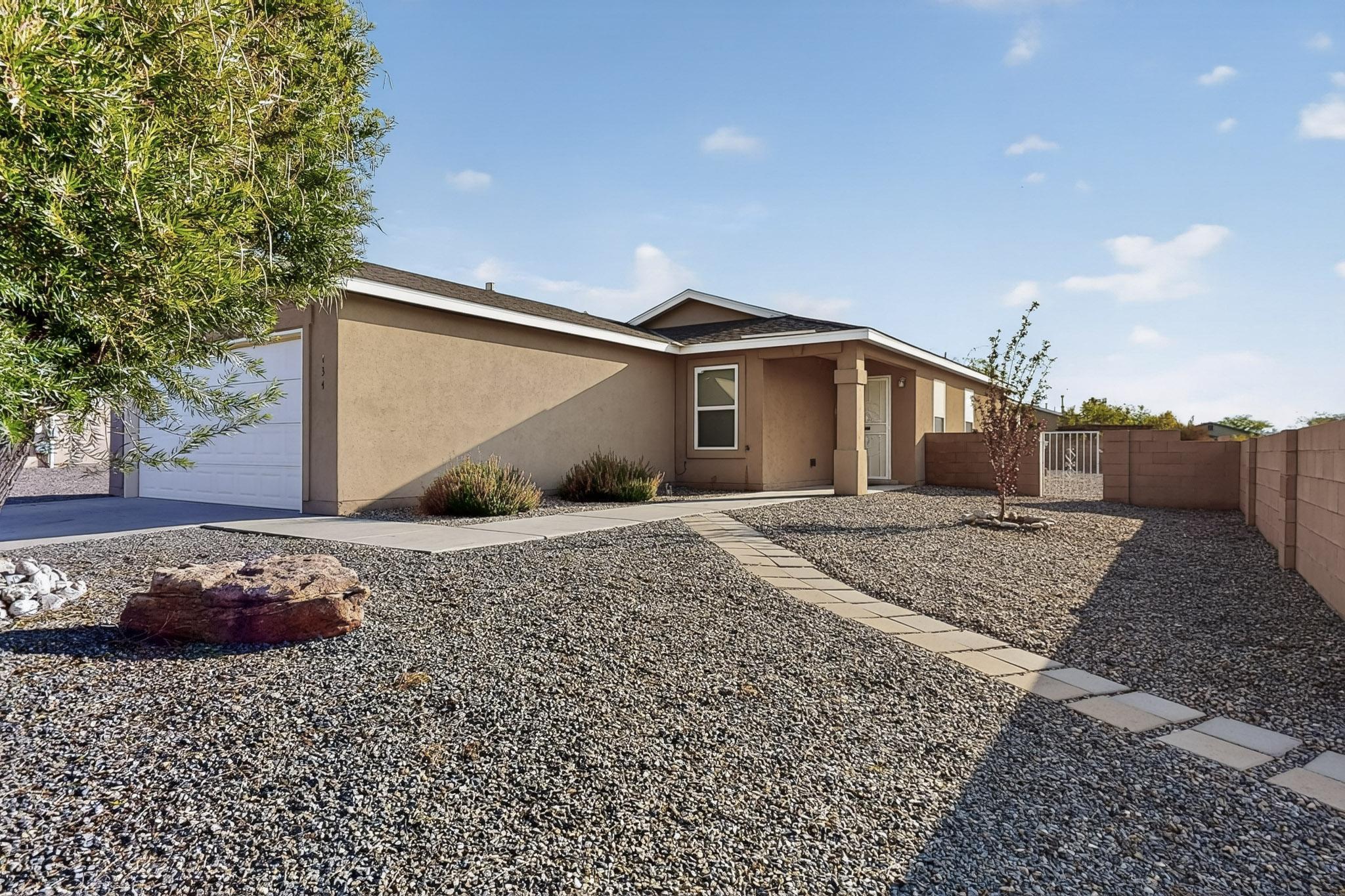 134 OAKWOOD Court SW - Main Image