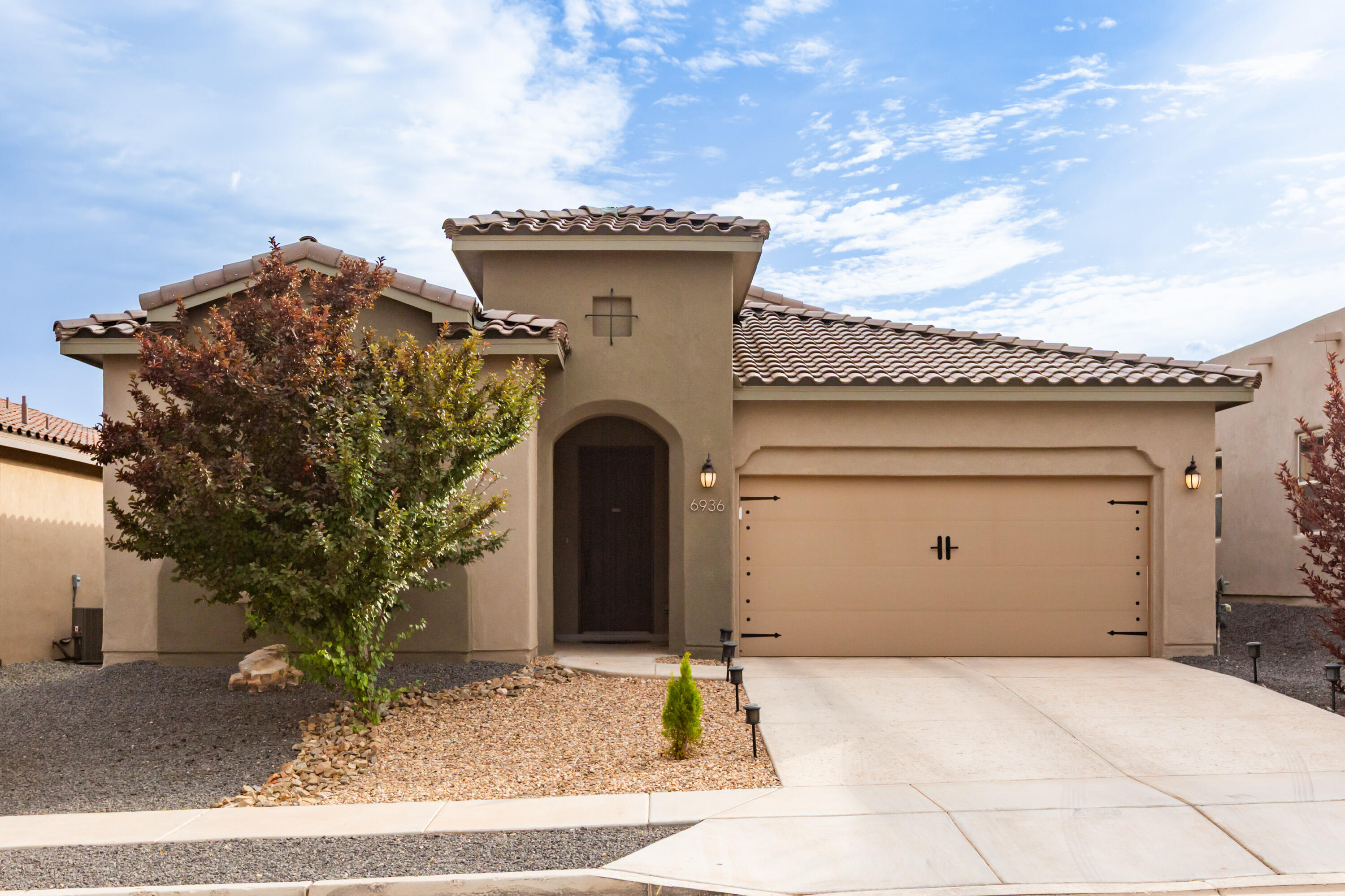 6936 DUSTY Drive NE - Main Image