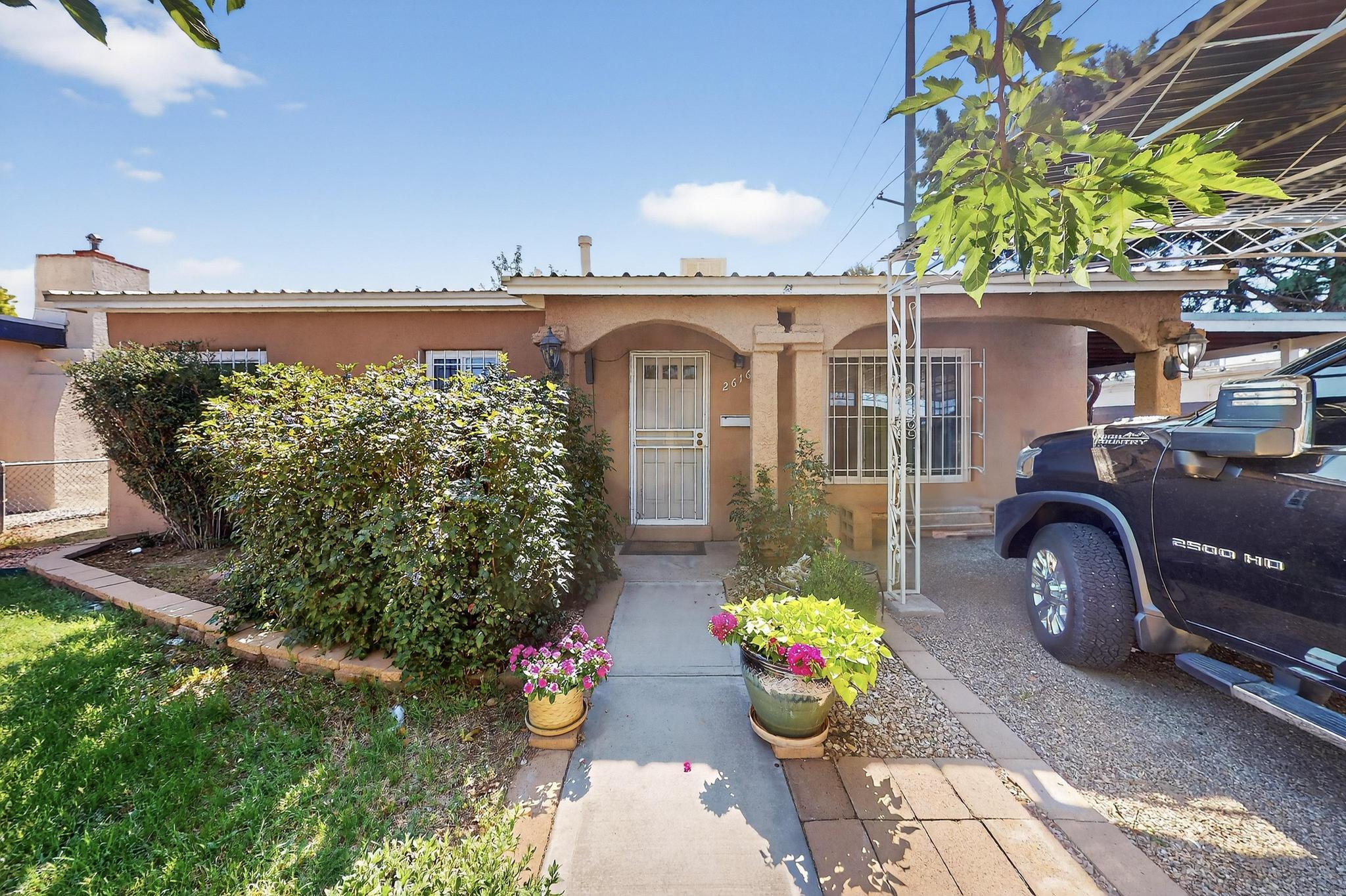 2616 Manzano Street NE - Main Image