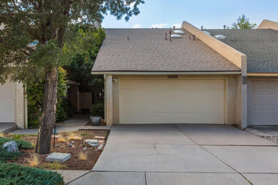 9008 HENDRIX Road NE, Albuquerque