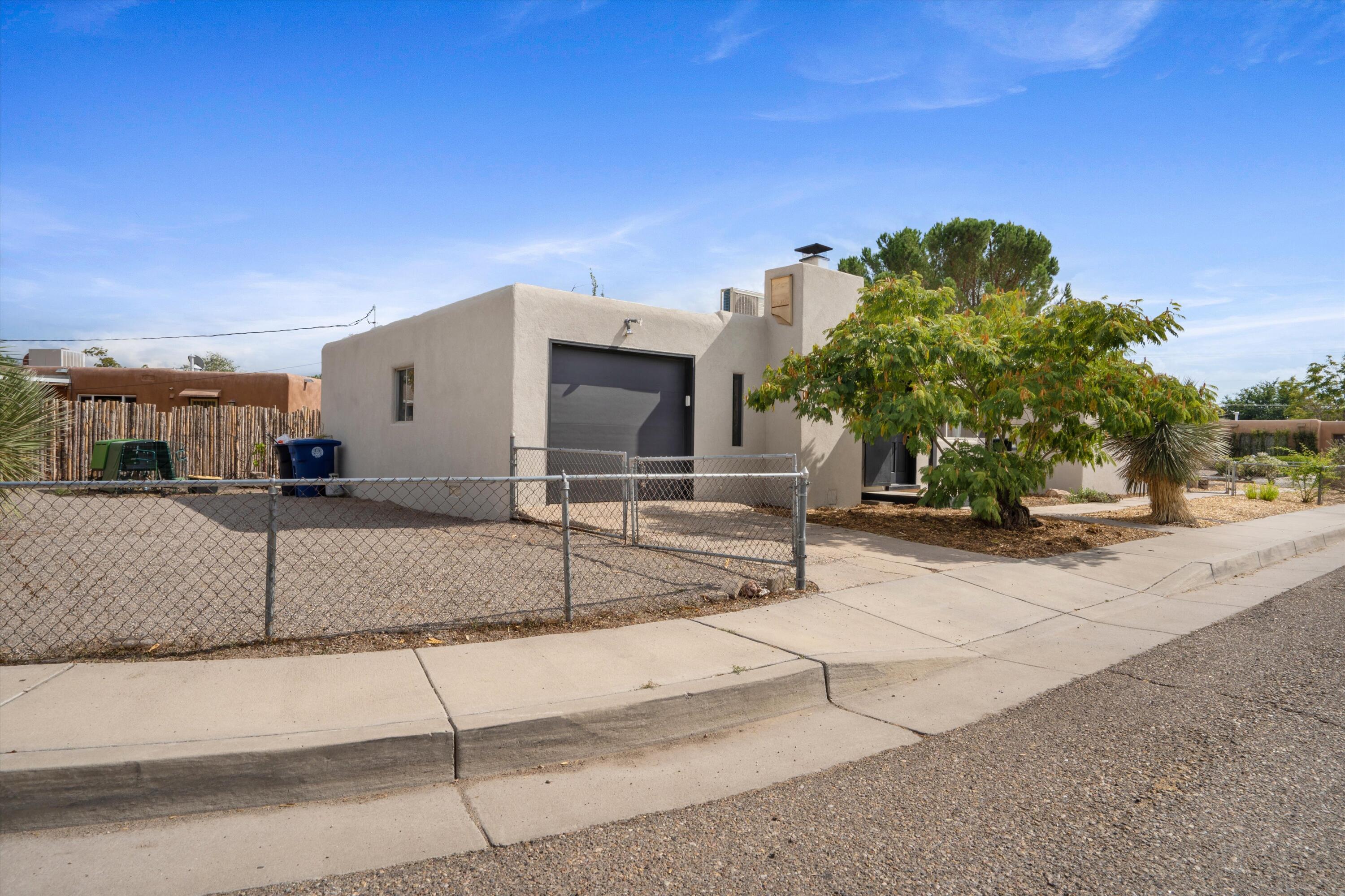 529 Barlane Place NW - Main Image