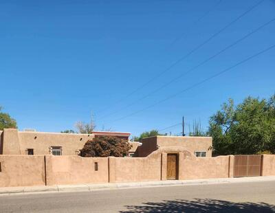 900 VASSAR Drive NE, Albuquerque