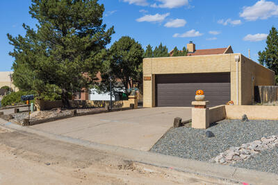 643 LAKEVIEW Circle SE, Rio Rancho