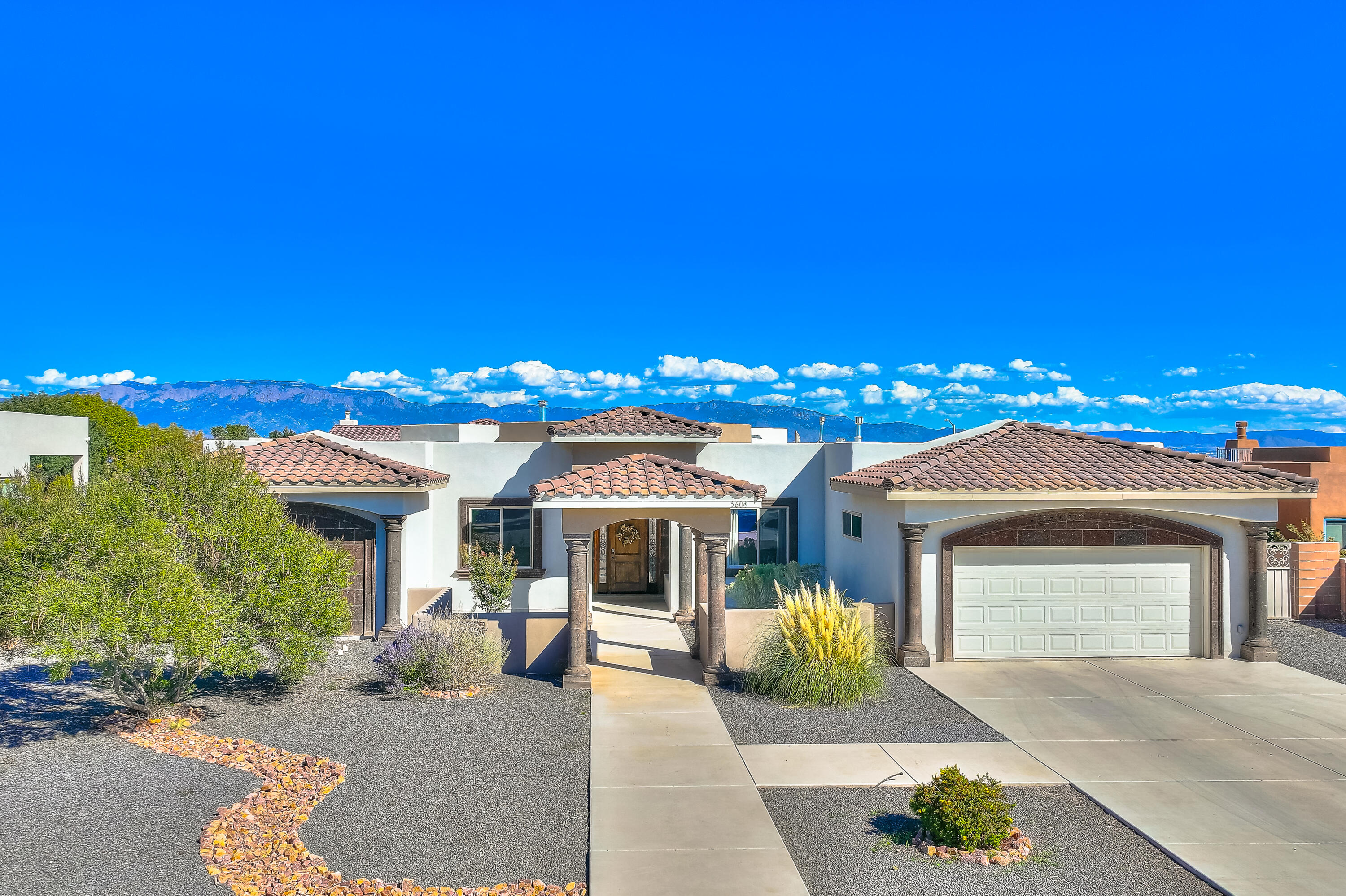 5604 KIMBERLITE Drive NW - Main Image