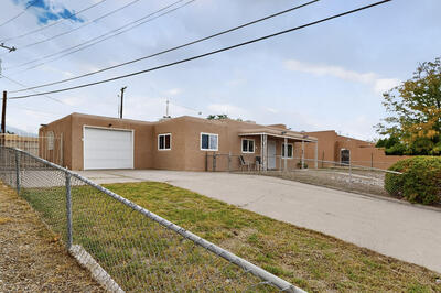 3010 General Chennault NE, Albuquerque 