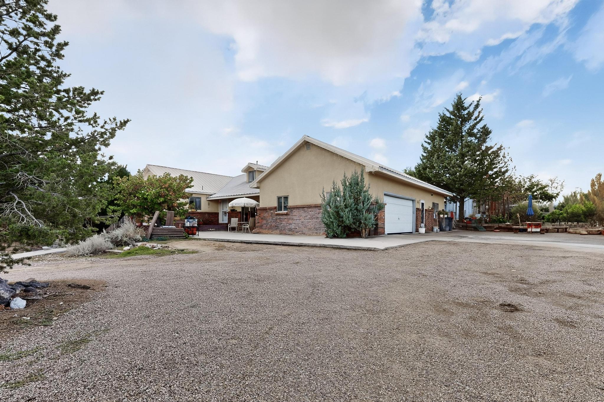135 Reclining Acres Road - Main Image