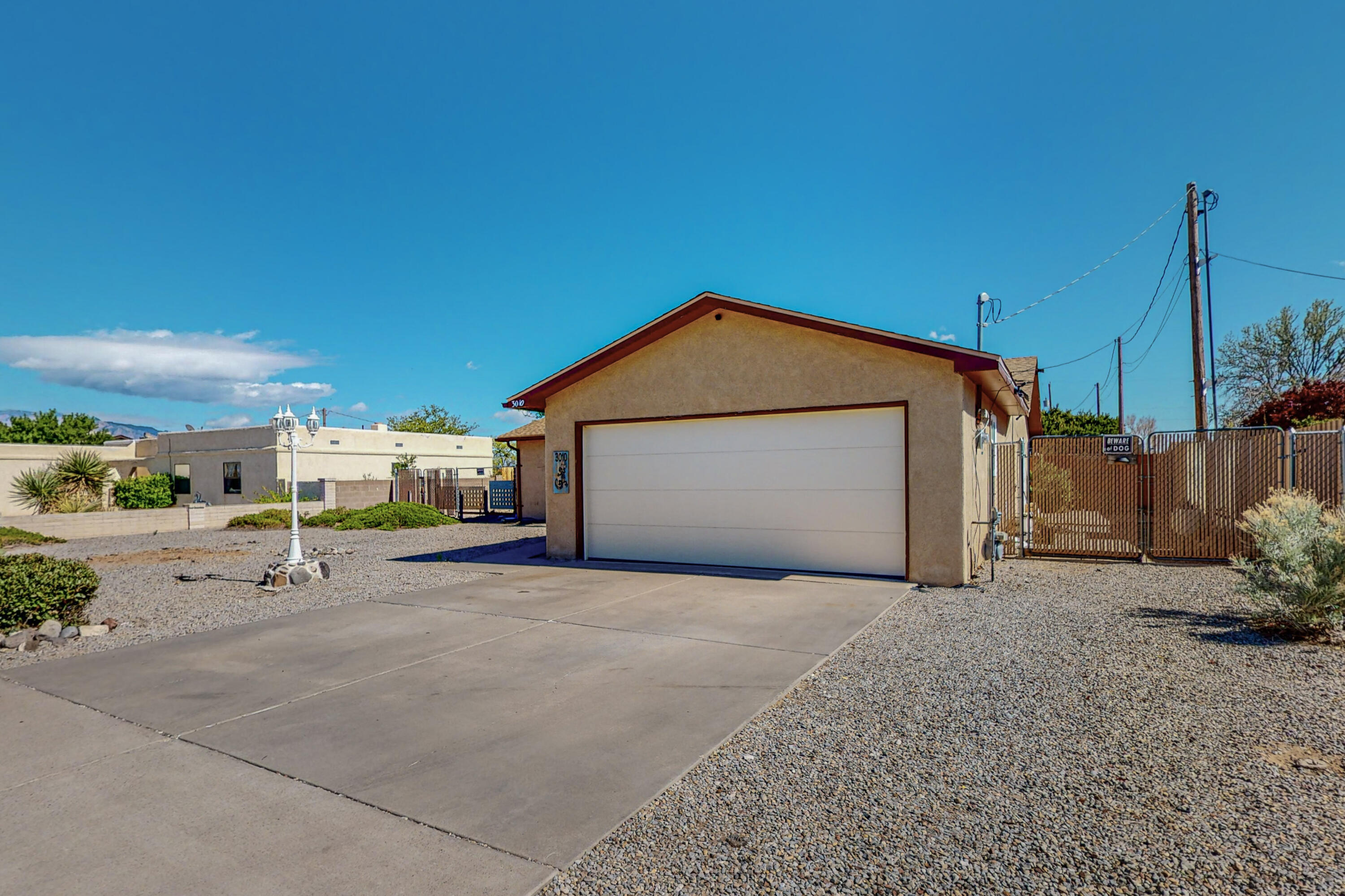 3010 May Circle SE - Main Image